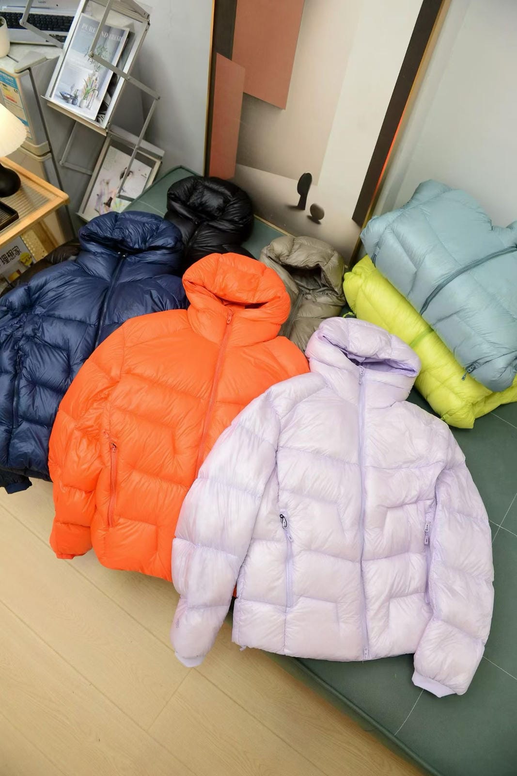 Hooded Duck Down Jacket Unisex Outdoor Warm  Water-proof Woman Man with Pocket