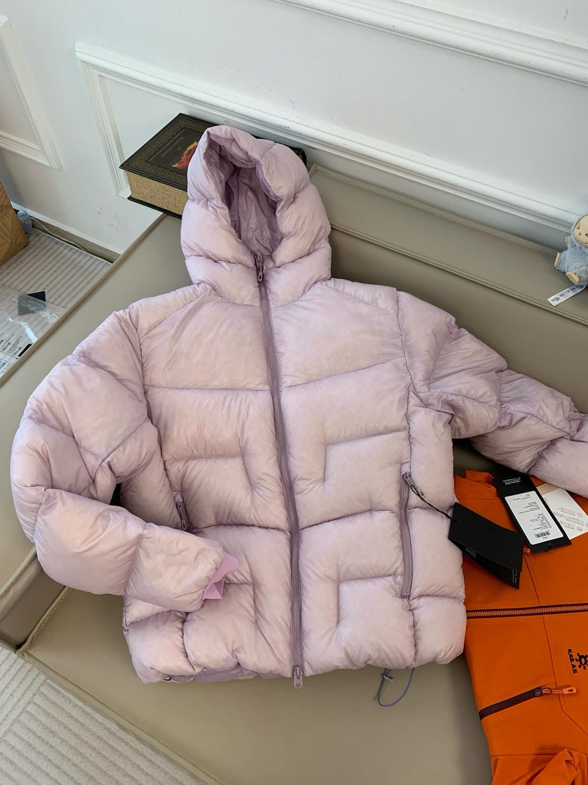 Hooded Duck Down Jacket Unisex Outdoor Warm  Water-proof Woman Man with Pocket