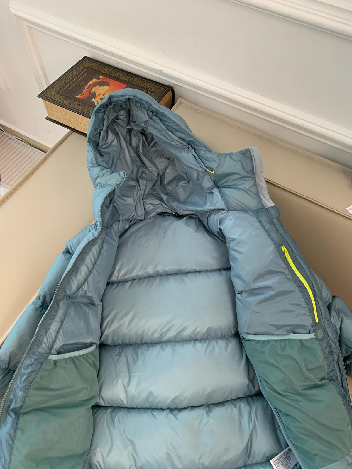 Hooded Duck Down Jacket Unisex Outdoor Warm  Water-proof Woman Man with Pocket