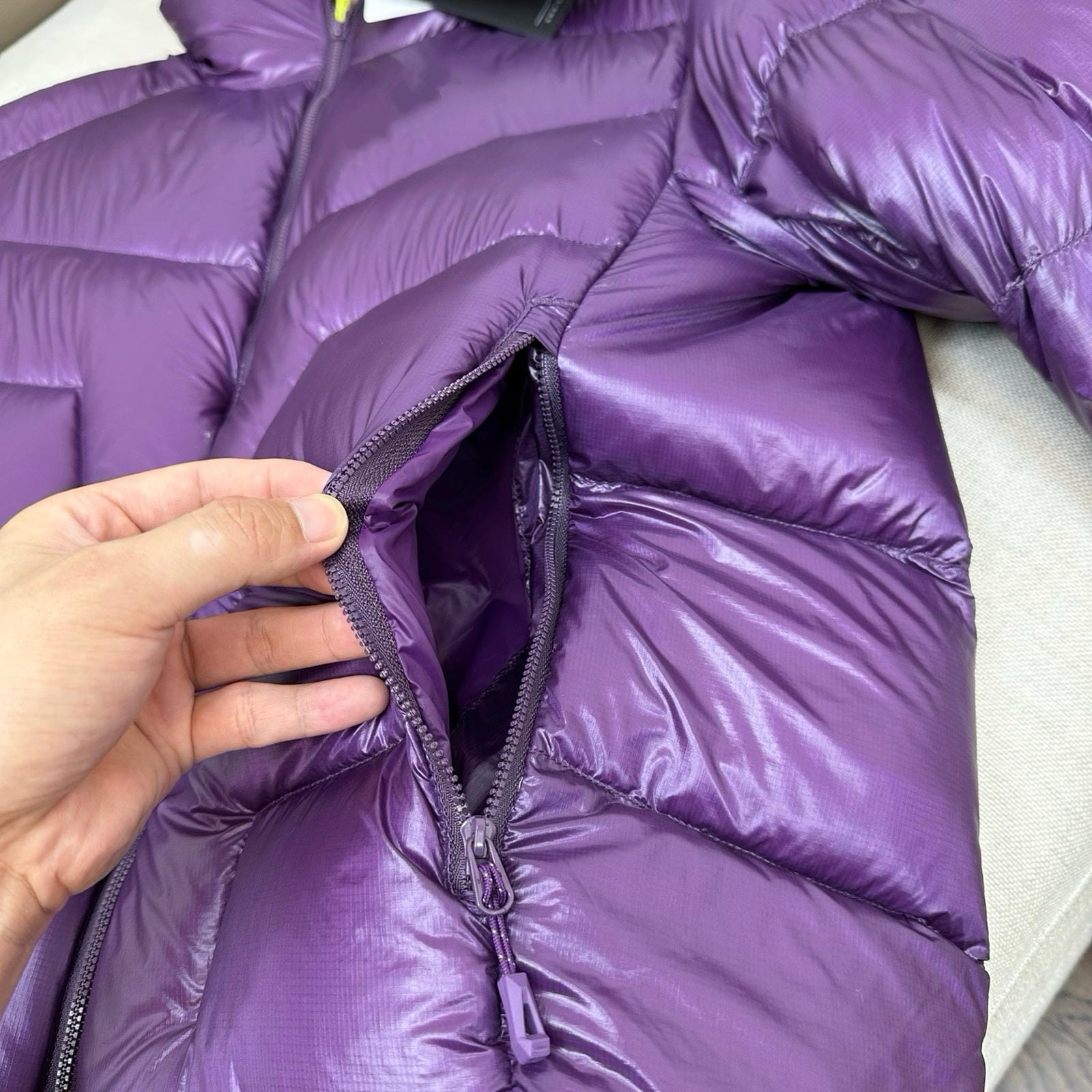 Hooded Duck Down Jacket Unisex Outdoor Warm  Water-proof Woman Man with Pocket