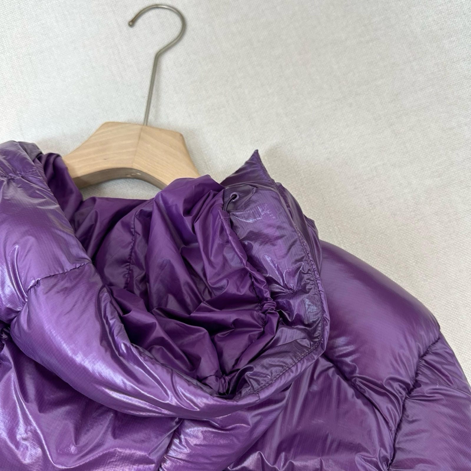 Hooded Duck Down Jacket Unisex Outdoor Warm  Water-proof Woman Man with Pocket