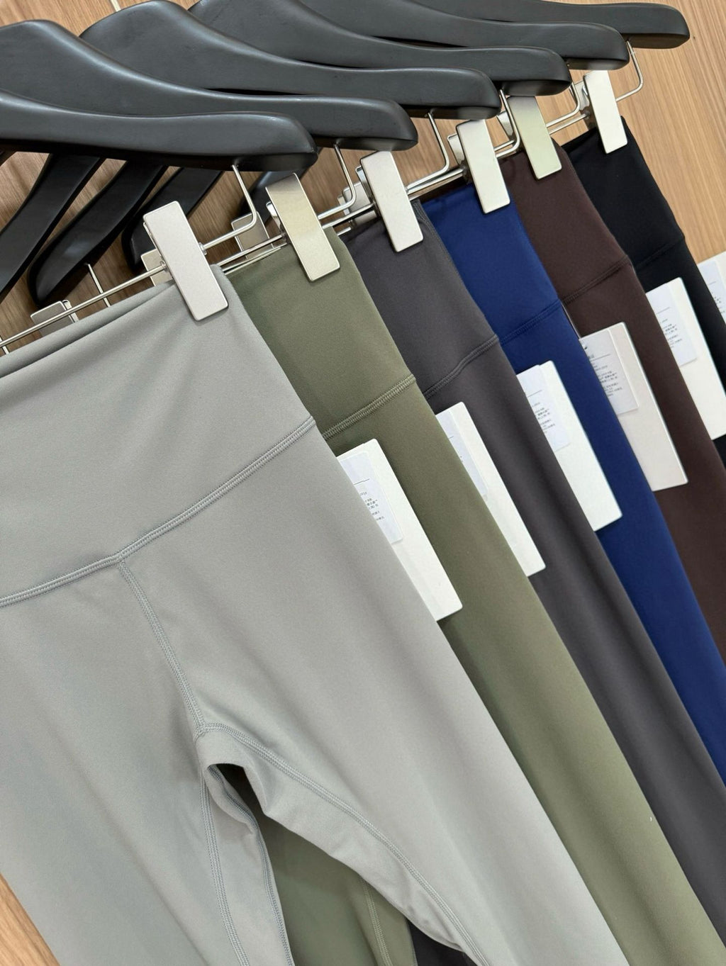 Signature 7/8 High-Waisted Yoga Pants – Authentic Lycra Fabric with Slimming Fit – Premium Versatile Workout Leggings in 6 Essential Colors