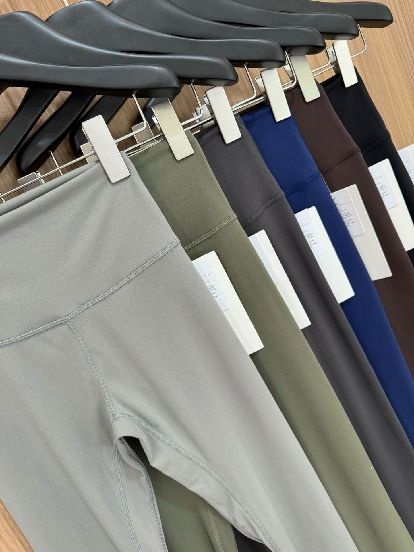 Signature 7/8 High-Waisted Yoga Pants – Authentic Lycra Fabric with Slimming Fit – Premium Versatile Workout Leggings in 6 Essential Colors