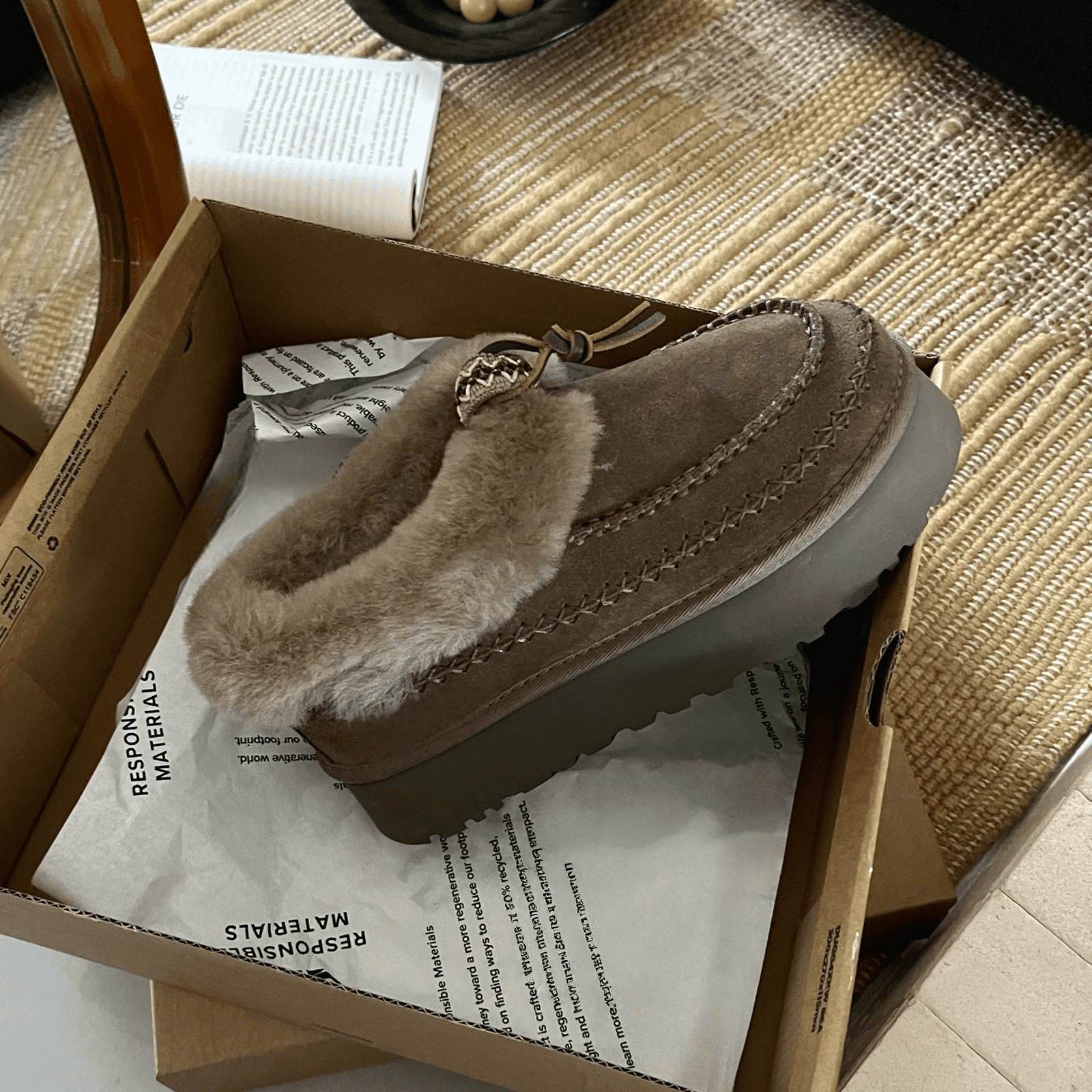 Water-Resistant Suede Platform Snow Boots Cozy Sheepskin Lined Winter Ankle Boot Thick Sole Winter Boots