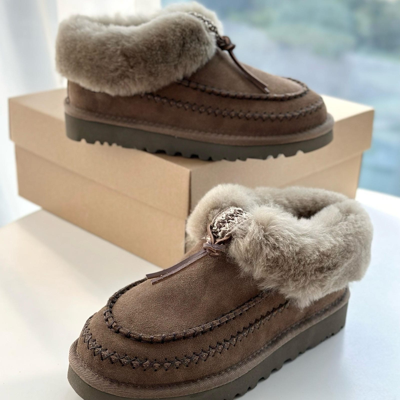 Water-Resistant Suede Platform Snow Boots Cozy Sheepskin Lined Winter Ankle Boot Thick Sole Winter Boots