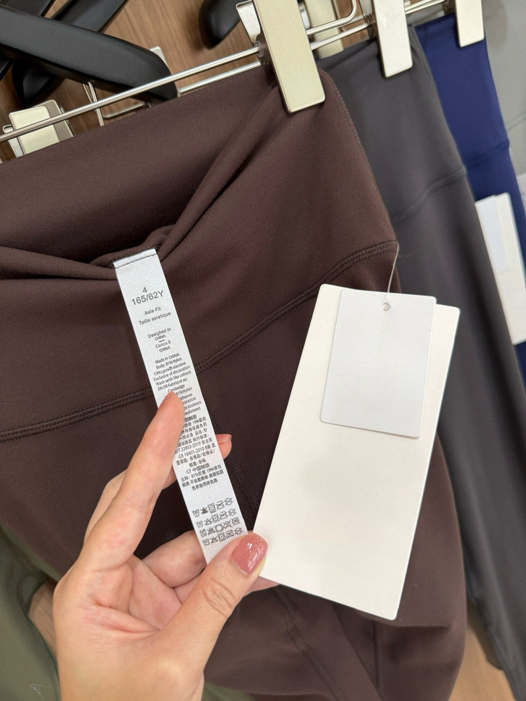 Signature 7/8 High-Waisted Yoga Pants – Authentic Lycra Fabric with Slimming Fit – Premium Versatile Workout Leggings in 6 Essential Colors