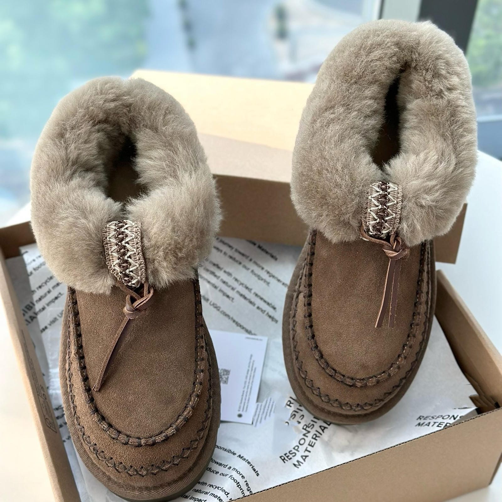 Water-Resistant Suede Platform Snow Boots Cozy Sheepskin Lined Winter Ankle Boot Thick Sole Winter Boots