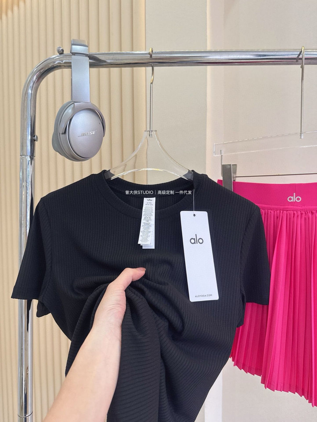 *Alo Curved Hem Short Sleeve25Summer Outdoor Casual Basic Anti-Stripe Versatile Breathable Round Neck Slimming T New T-shirt