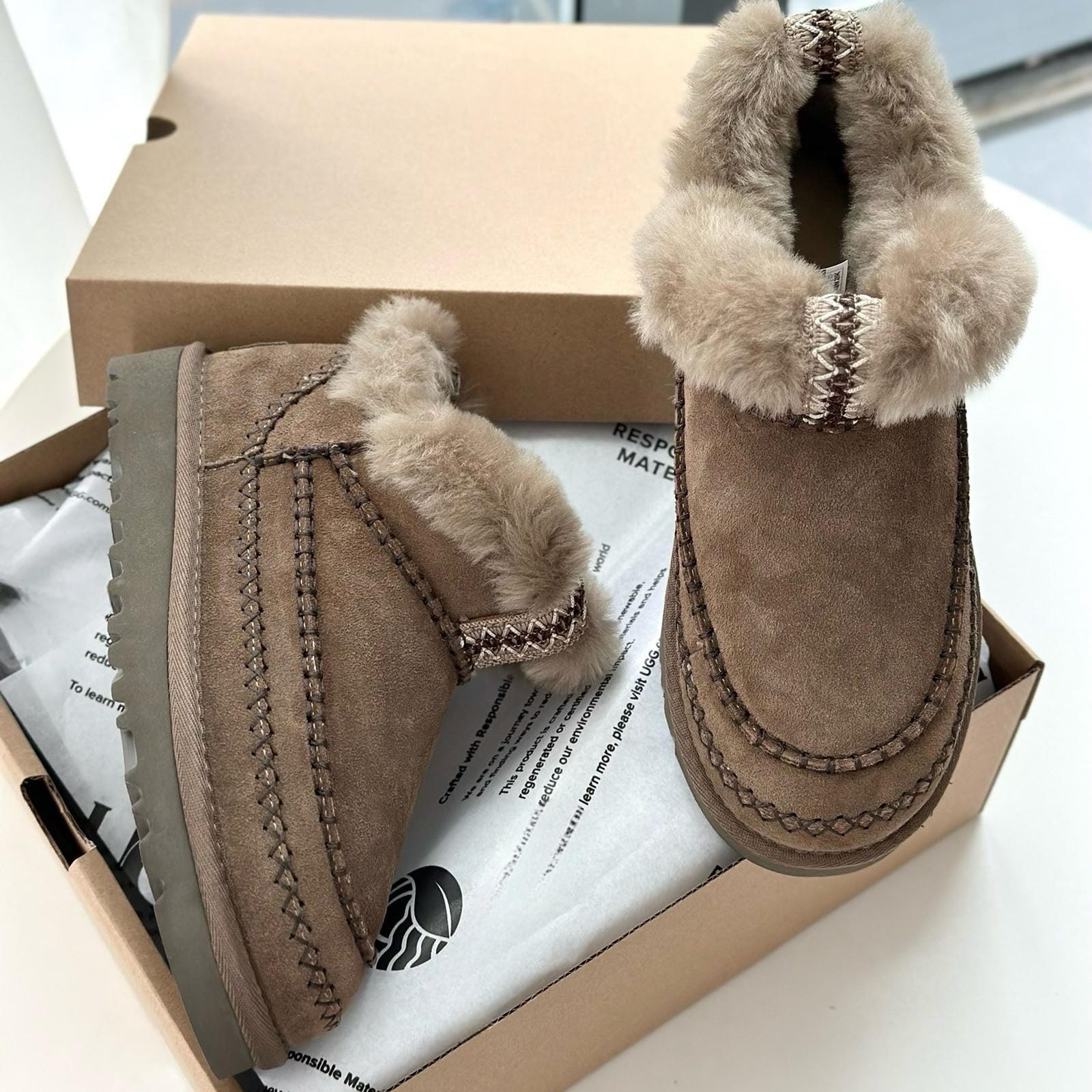 Real Wool Fur Lined Platform Boot Women's Slip-On Sheepskin Boots Anti-Slip Thick Sole Winter Footwear