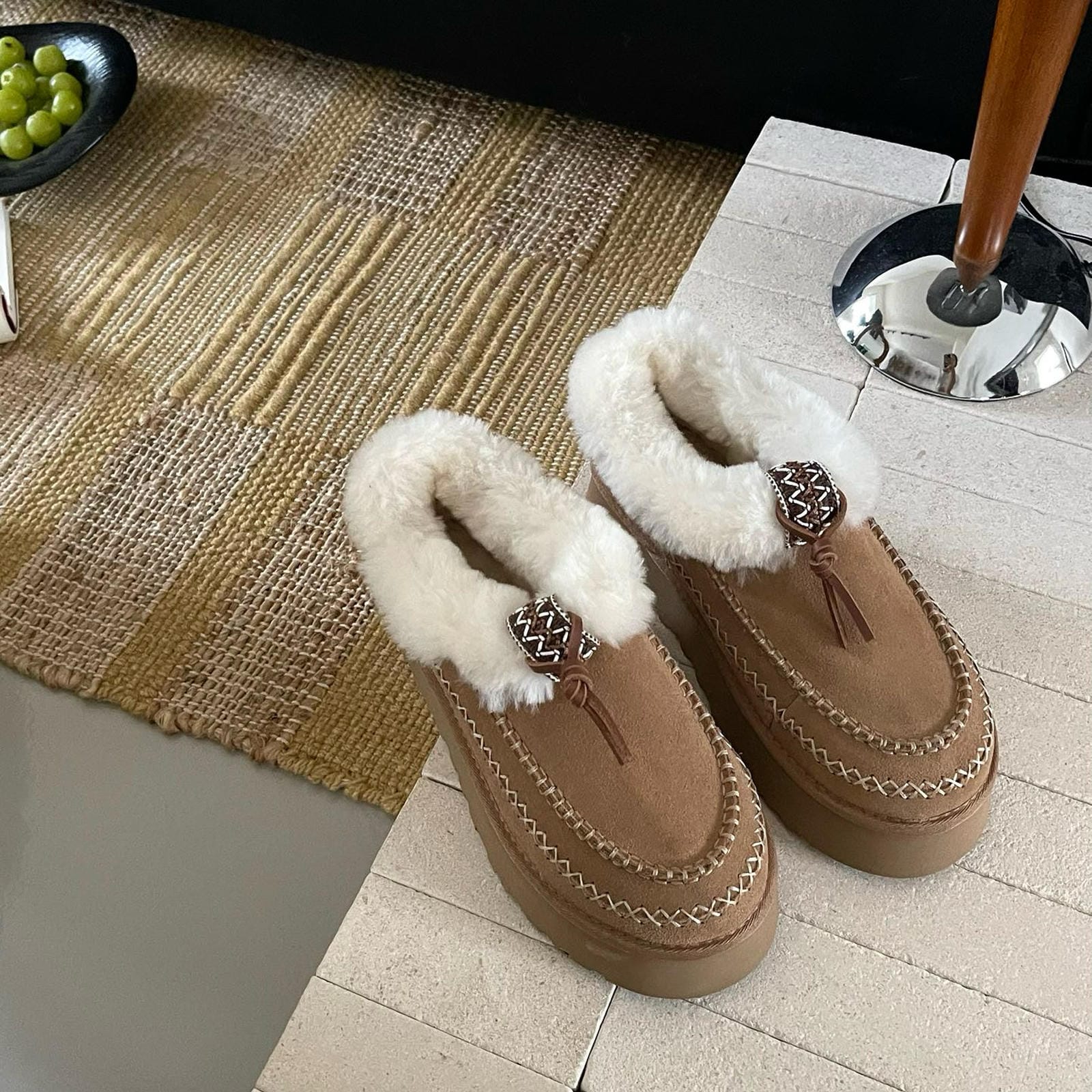Water-Resistant Suede Platform Snow Boots Cozy Sheepskin Lined Winter Ankle Boot Thick Sole Winter Boots