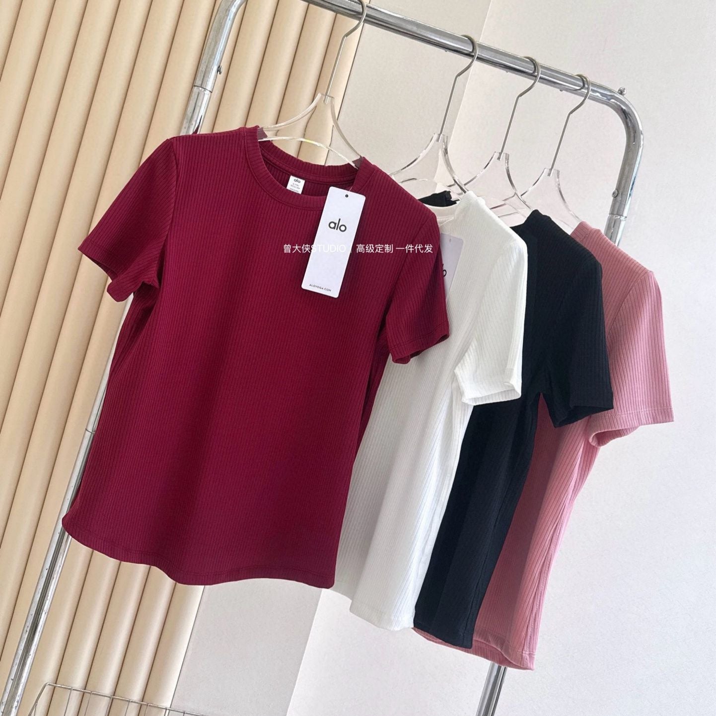 *Alo Curved Hem Short Sleeve25Summer Outdoor Casual Basic Anti-Stripe Versatile Breathable Round Neck Slimming T New T-shirt