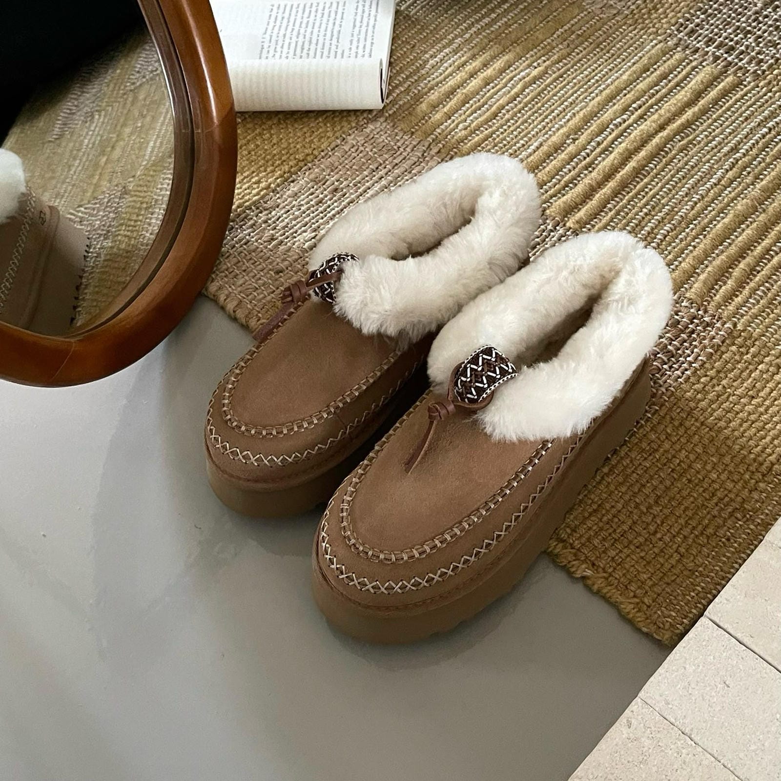 Water-Resistant Suede Platform Snow Boots Cozy Sheepskin Lined Winter Ankle Boot Thick Sole Winter Boots