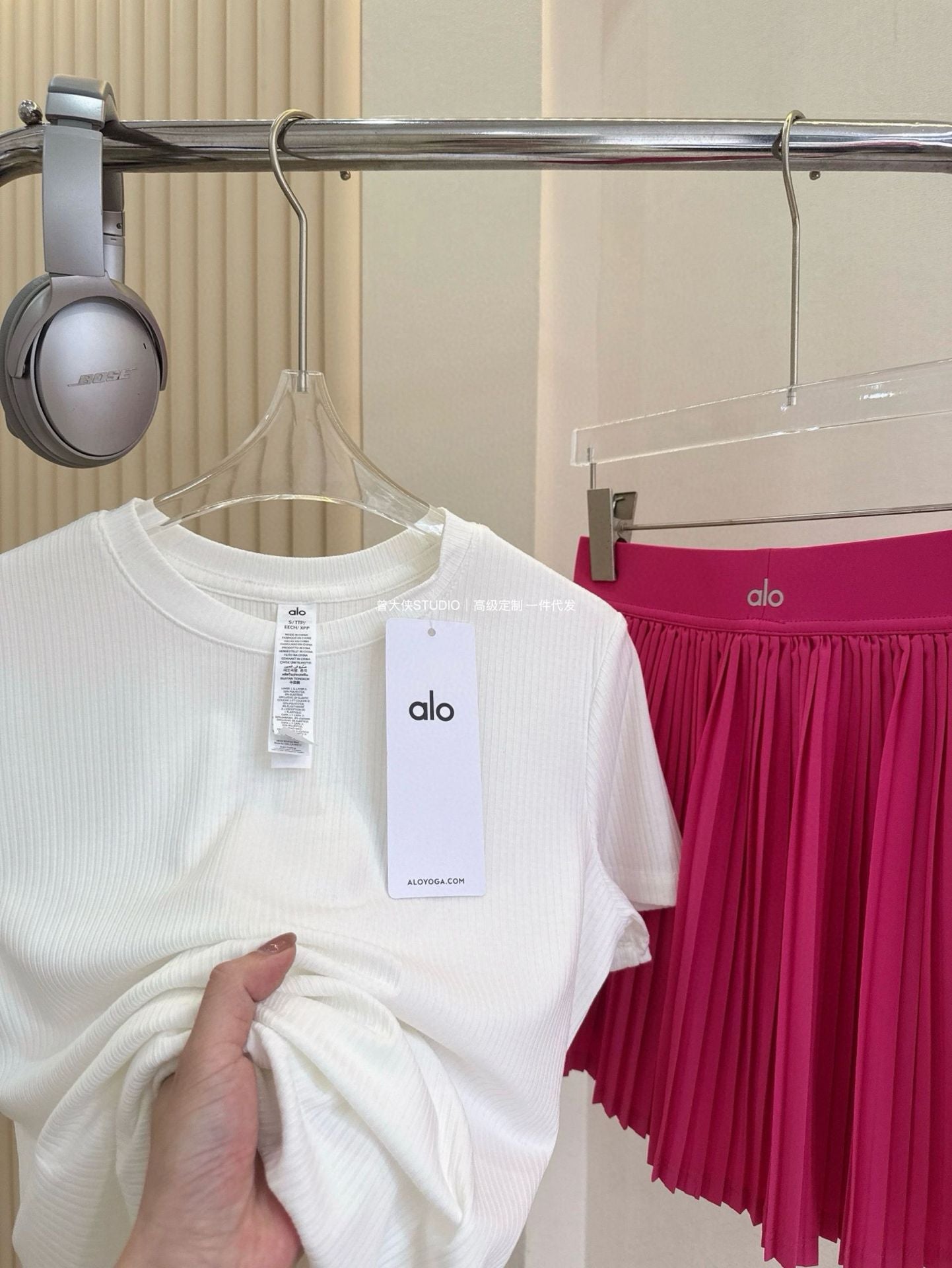 *Alo Curved Hem Short Sleeve25Summer Outdoor Casual Basic Anti-Stripe Versatile Breathable Round Neck Slimming T New T-shirt