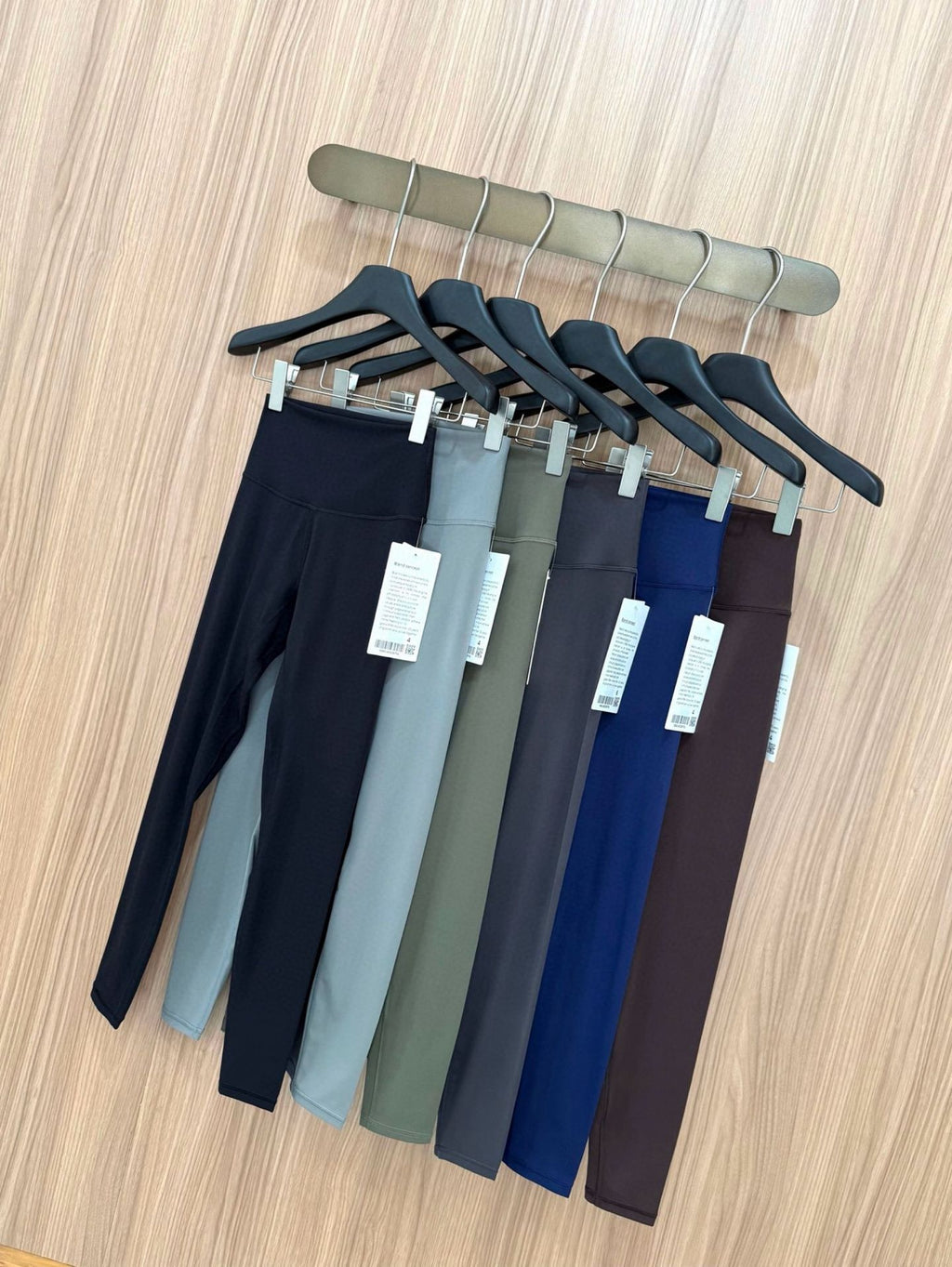 Signature 7/8 High-Waisted Yoga Pants – Authentic Lycra Fabric with Slimming Fit – Premium Versatile Workout Leggings in 6 Essential Colors