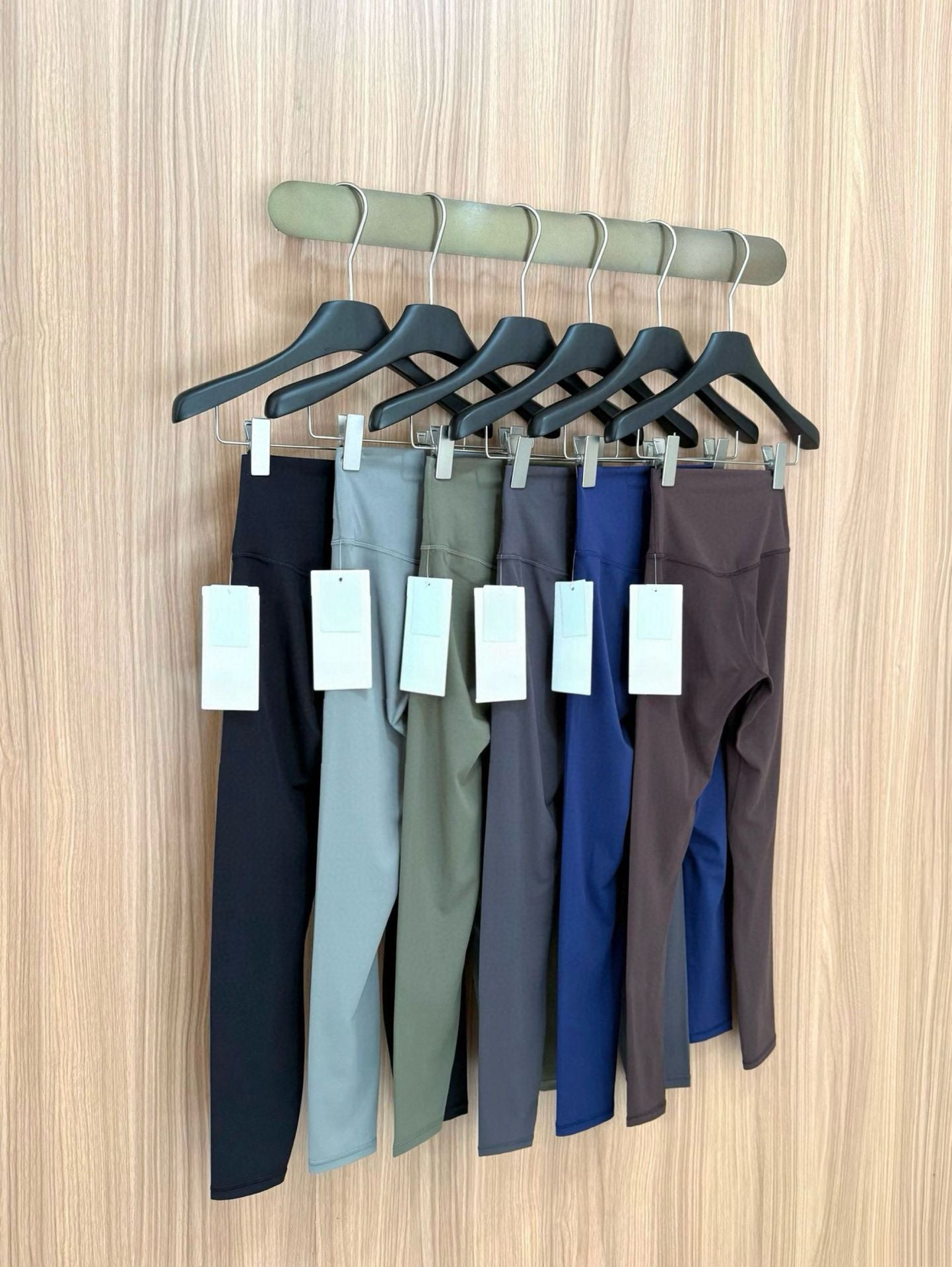 Signature 7/8 High-Waisted Yoga Pants – Authentic Lycra Fabric with Slimming Fit – Premium Versatile Workout Leggings in 6 Essential Colors