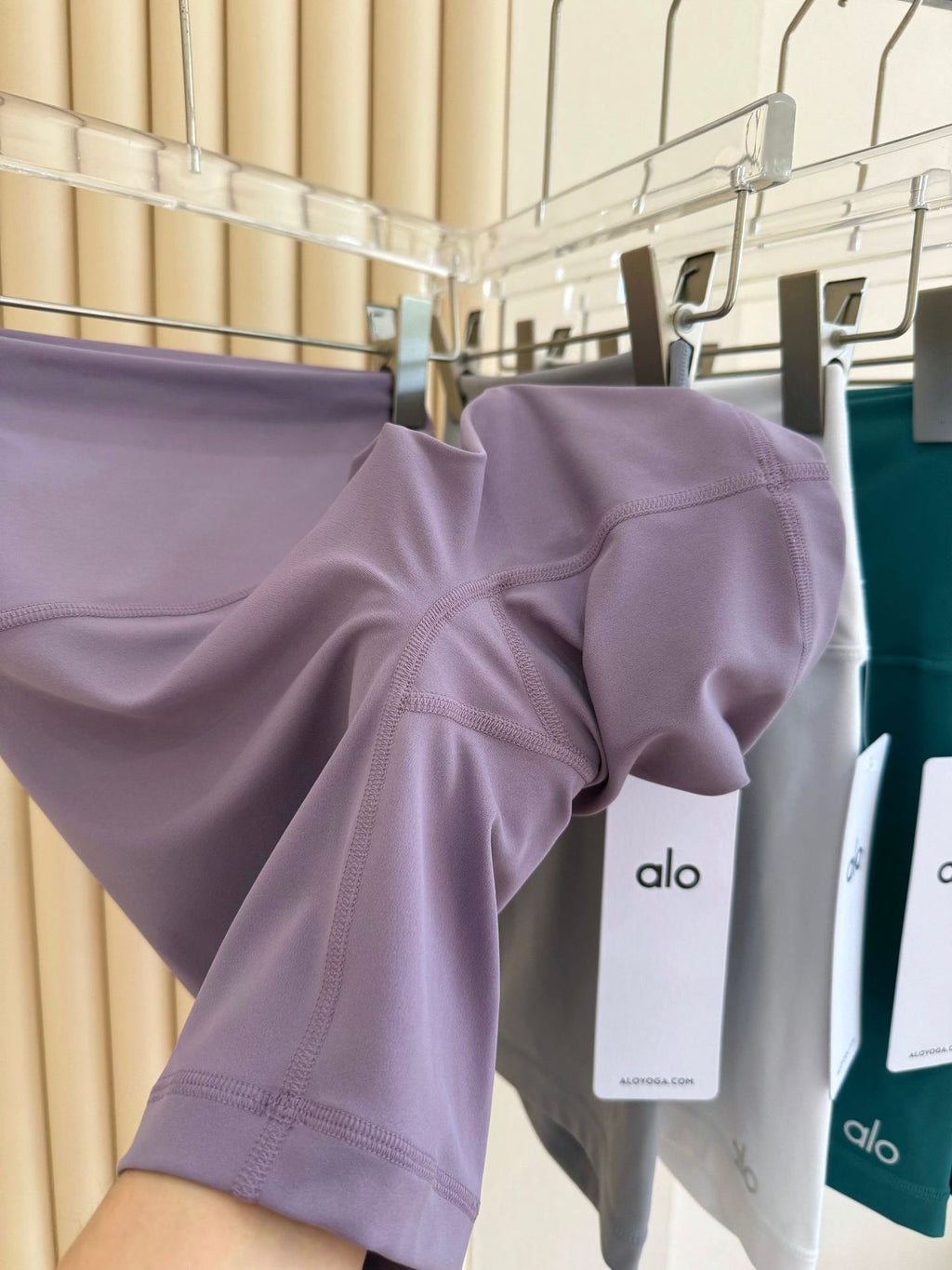 *Alo 7Inch Yoga Cycling Pants High Waist Running Sports Fitness Training Shorts Women Four Hot Pants Outer Wear Women