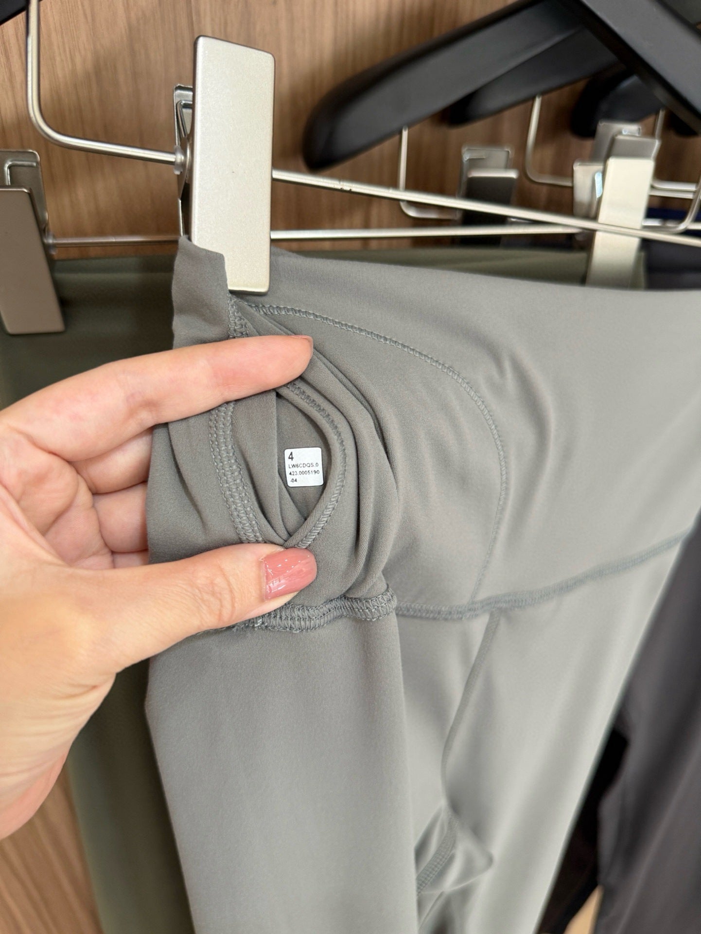 Signature 7/8 High-Waisted Yoga Pants – Authentic Lycra Fabric with Slimming Fit – Premium Versatile Workout Leggings in 6 Essential Colors