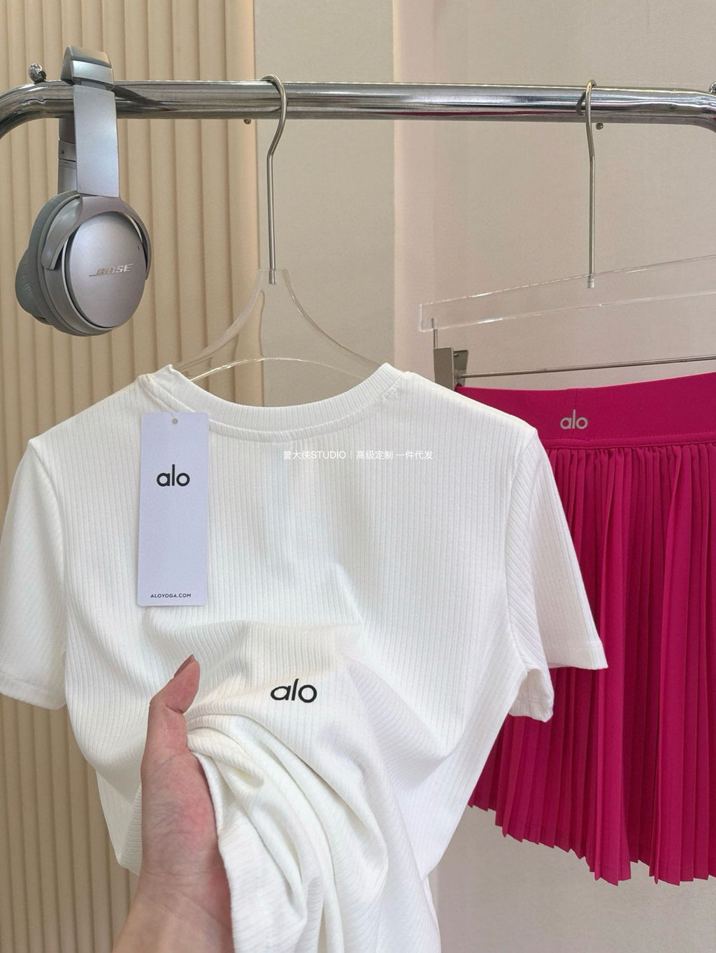 *Alo Curved Hem Short Sleeve25Summer Outdoor Casual Basic Anti-Stripe Versatile Breathable Round Neck Slimming T New T-shirt