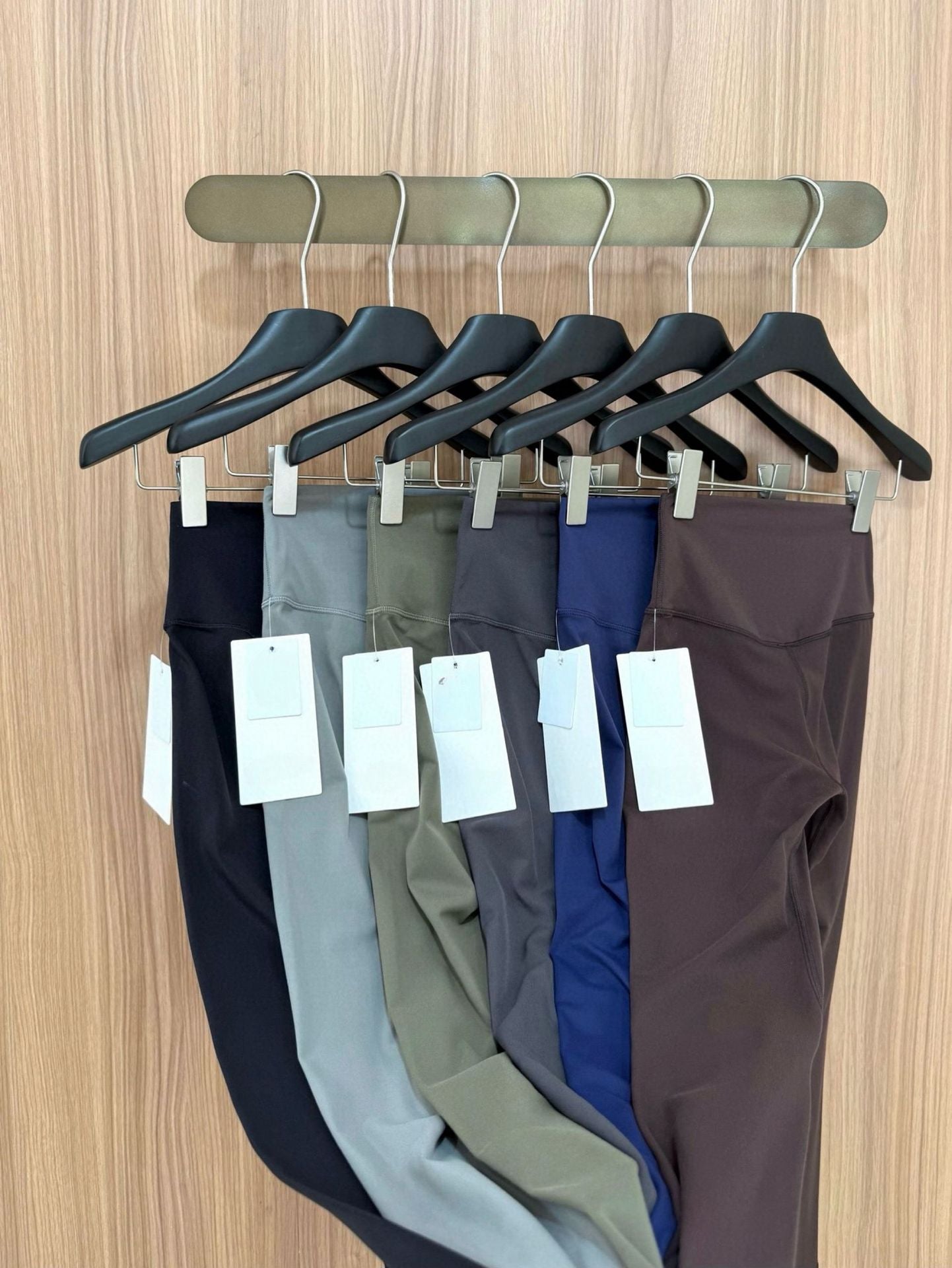 Signature 7/8 High-Waisted Yoga Pants – Authentic Lycra Fabric with Slimming Fit – Premium Versatile Workout Leggings in 6 Essential Colors