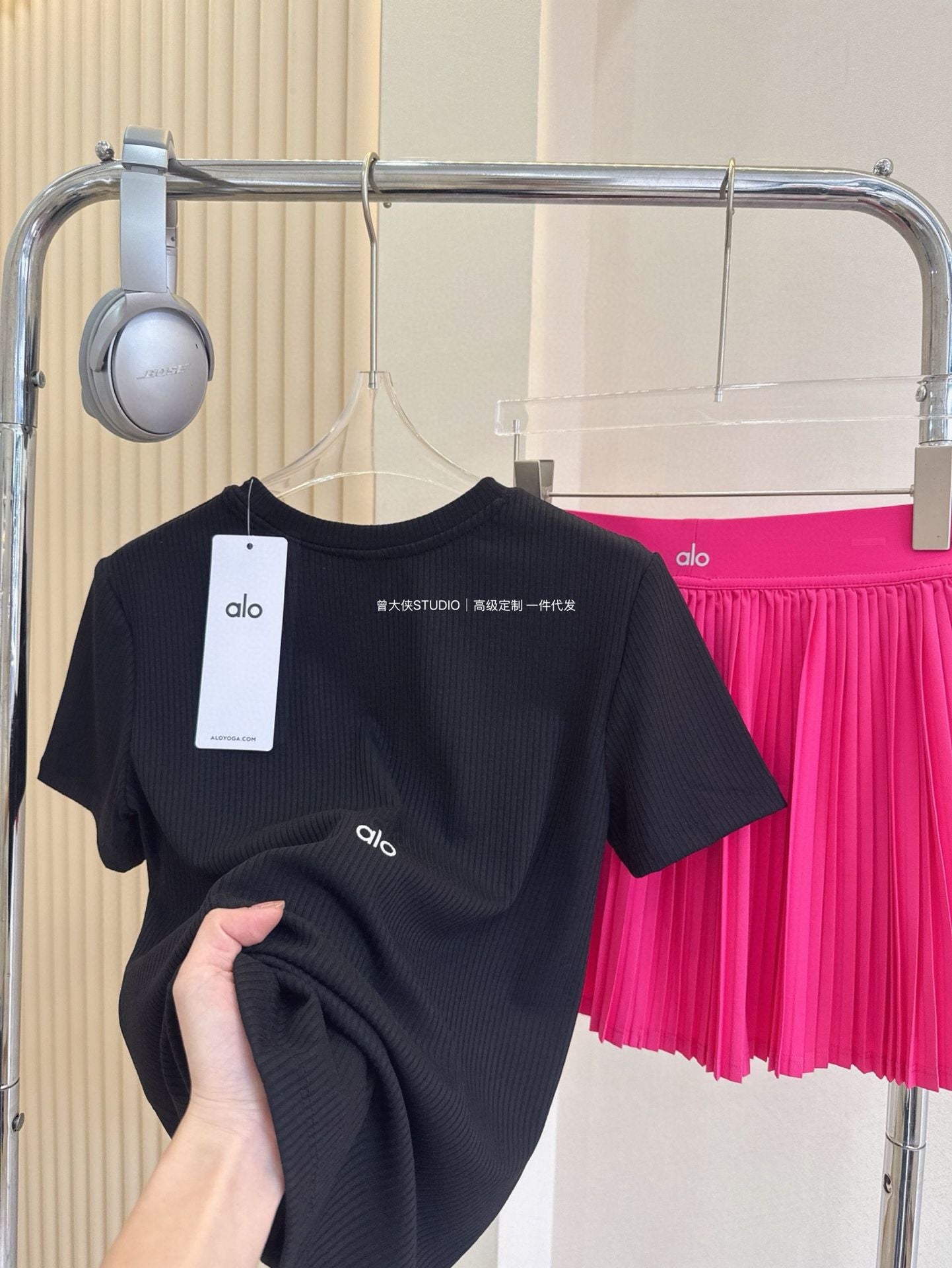 *Alo Curved Hem Short Sleeve25Summer Outdoor Casual Basic Anti-Stripe Versatile Breathable Round Neck Slimming T New T-shirt