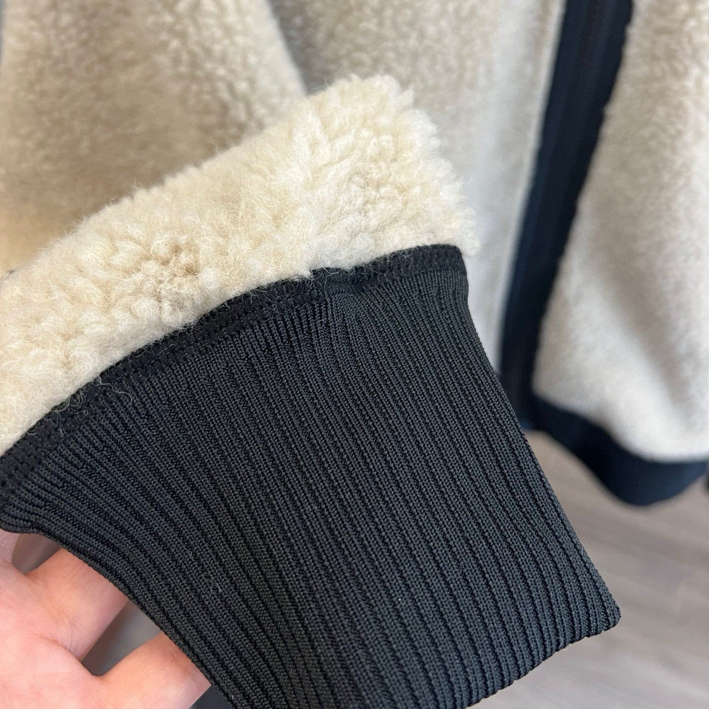 Women's Color Block Lamb Sherpa Fleece Jacket Stand Collar & Hooded Design Full Zipper Closure Warm & Cozy Outerwear