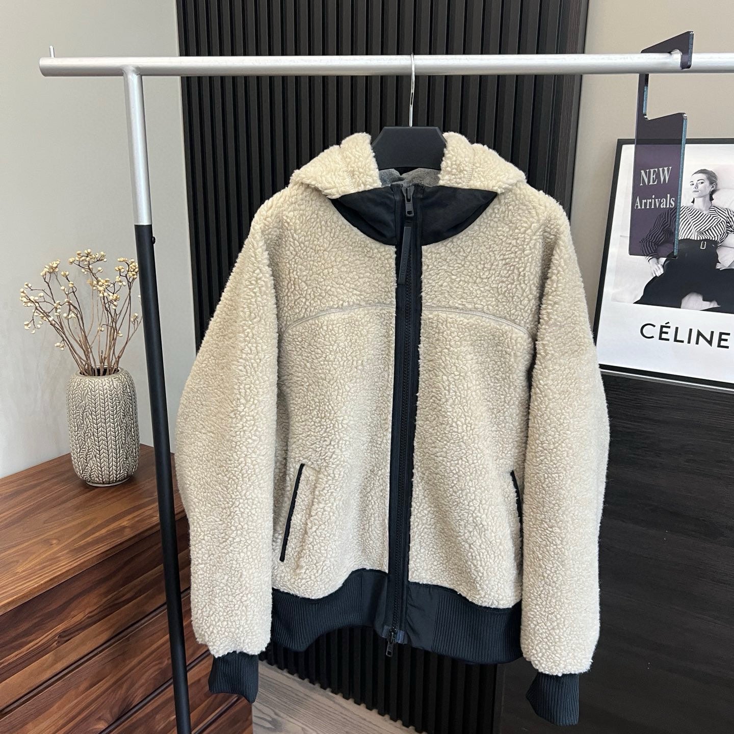 Women's Color Block Lamb Sherpa Fleece Jacket Stand Collar & Hooded Design Full Zipper Closure Warm & Cozy Outerwear