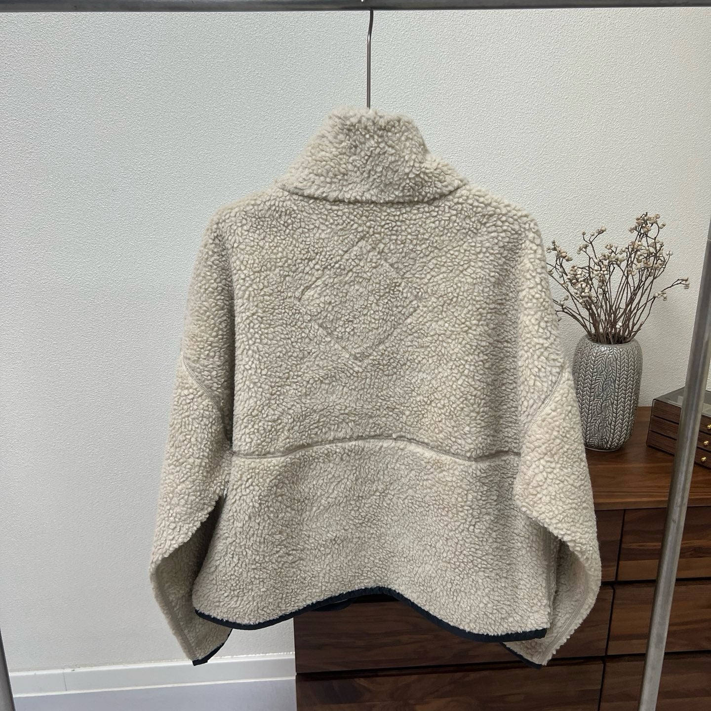 Women's Color Block Lamb Sherpa Fleece Jacket Stand Collar & Hooded Design Full Zipper Closure Warm & Cozy Outerwear