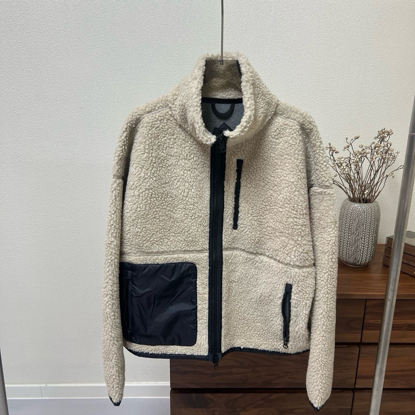 Women's Color Block Lamb Sherpa Fleece Jacket Stand Collar & Hooded Design Full Zipper Closure Warm & Cozy Outerwear