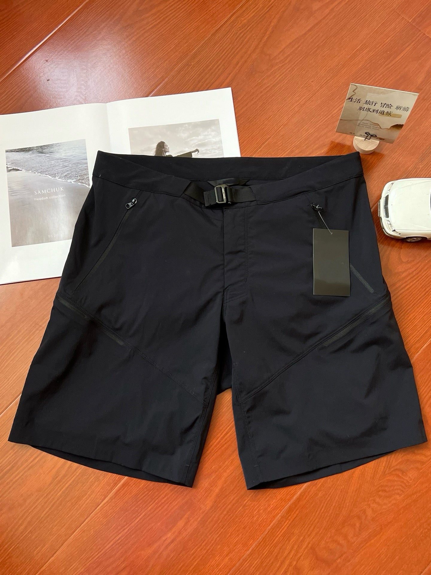 Unisex Quick-Dry Outdoor Hiking Shorts Lightweight Breathable Grey Black