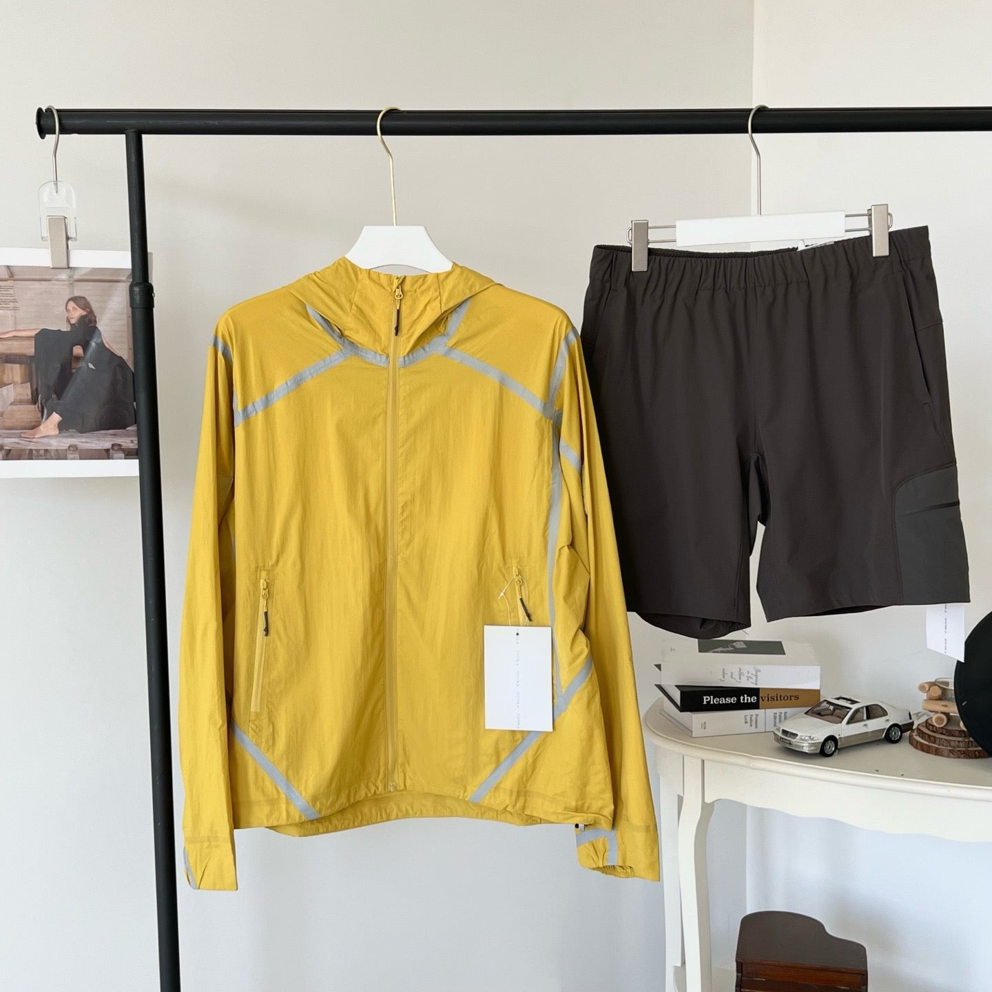 Unisex Lightweight Waterproof Reflective Yellow Outdoor Jacket Quick-Drying