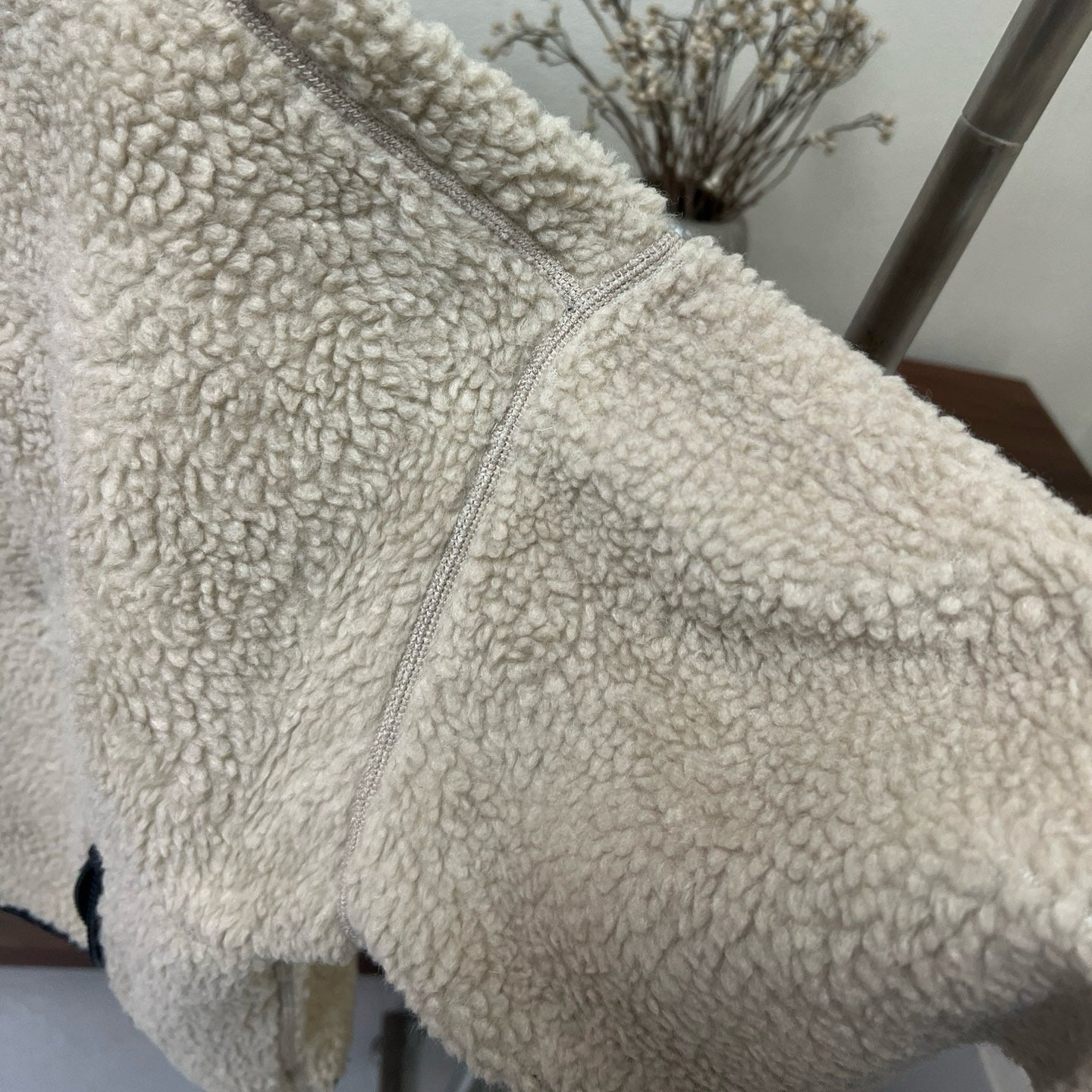 Women's Color Block Lamb Sherpa Fleece Jacket Stand Collar & Hooded Design Full Zipper Closure Warm & Cozy Outerwear