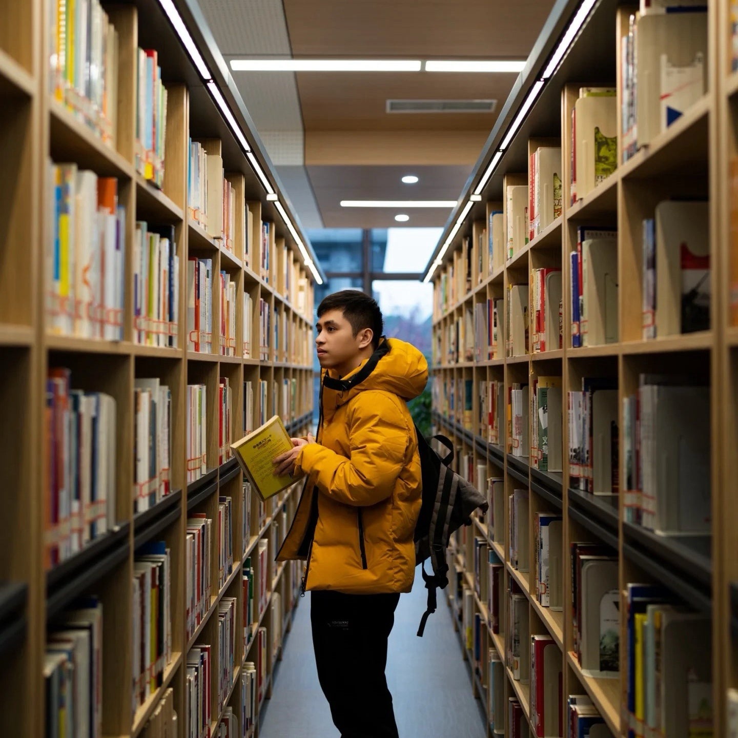 Flix and Ponyo Men's/Women's Waterproof Hooded Duck Down Puffer Jacket for Winter Outdoor Sports Unisex