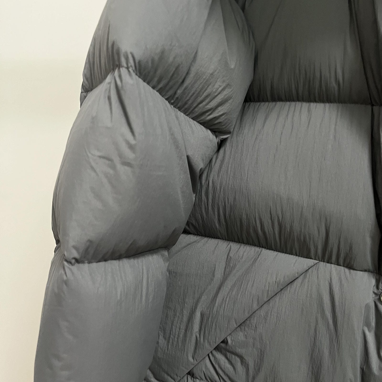 Goose Down Jacket Coat Warm Black Dark Color Unisex Hooded 850FP Toasty Cozy Soft Downy Lightweight model 2319