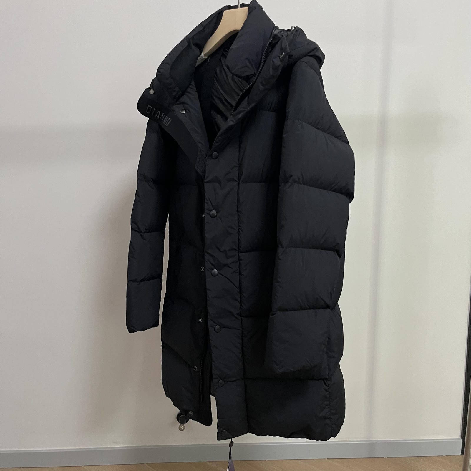 Long Duck Down Jacket With  6 horizontal baffles Hooded 850FP Warm Puffy Unisex Black Pocket Woman Man Easy Clean model 2323