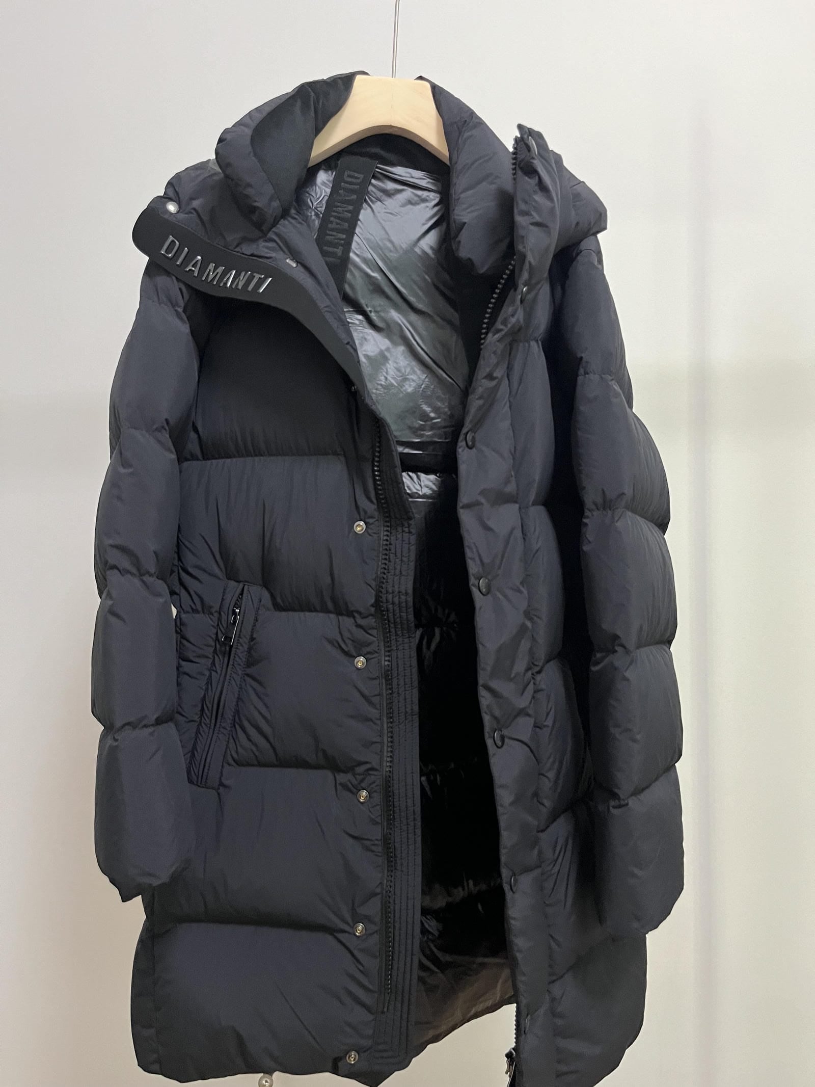 Long Duck Down Jacket With  6 horizontal baffles Hooded 850FP Warm Puffy Unisex Black Pocket Woman Man Easy Clean model 2323