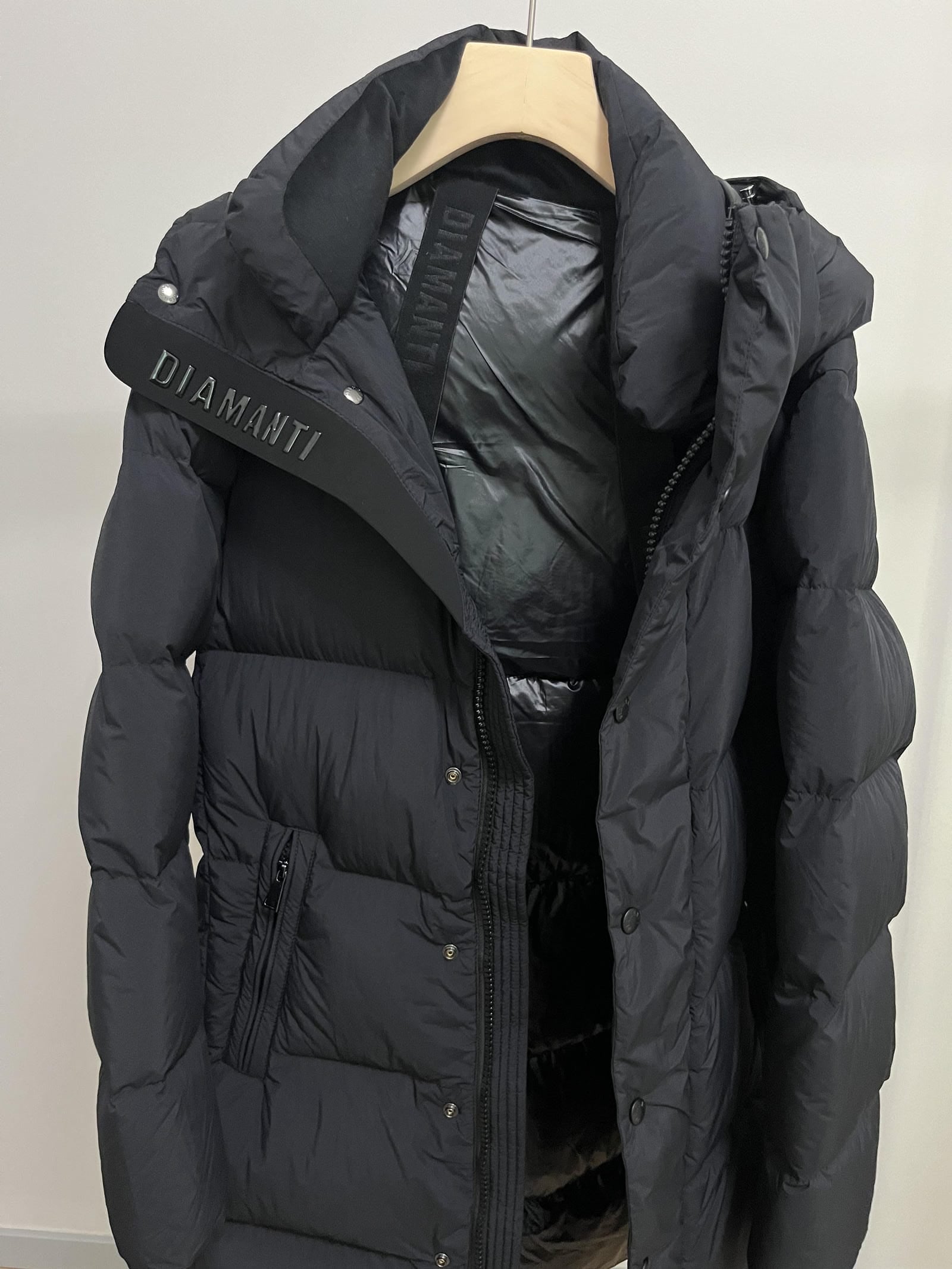 Long Duck Down Jacket With  6 horizontal baffles Hooded 850FP Warm Puffy Unisex Black Pocket Woman Man Easy Clean model 2323