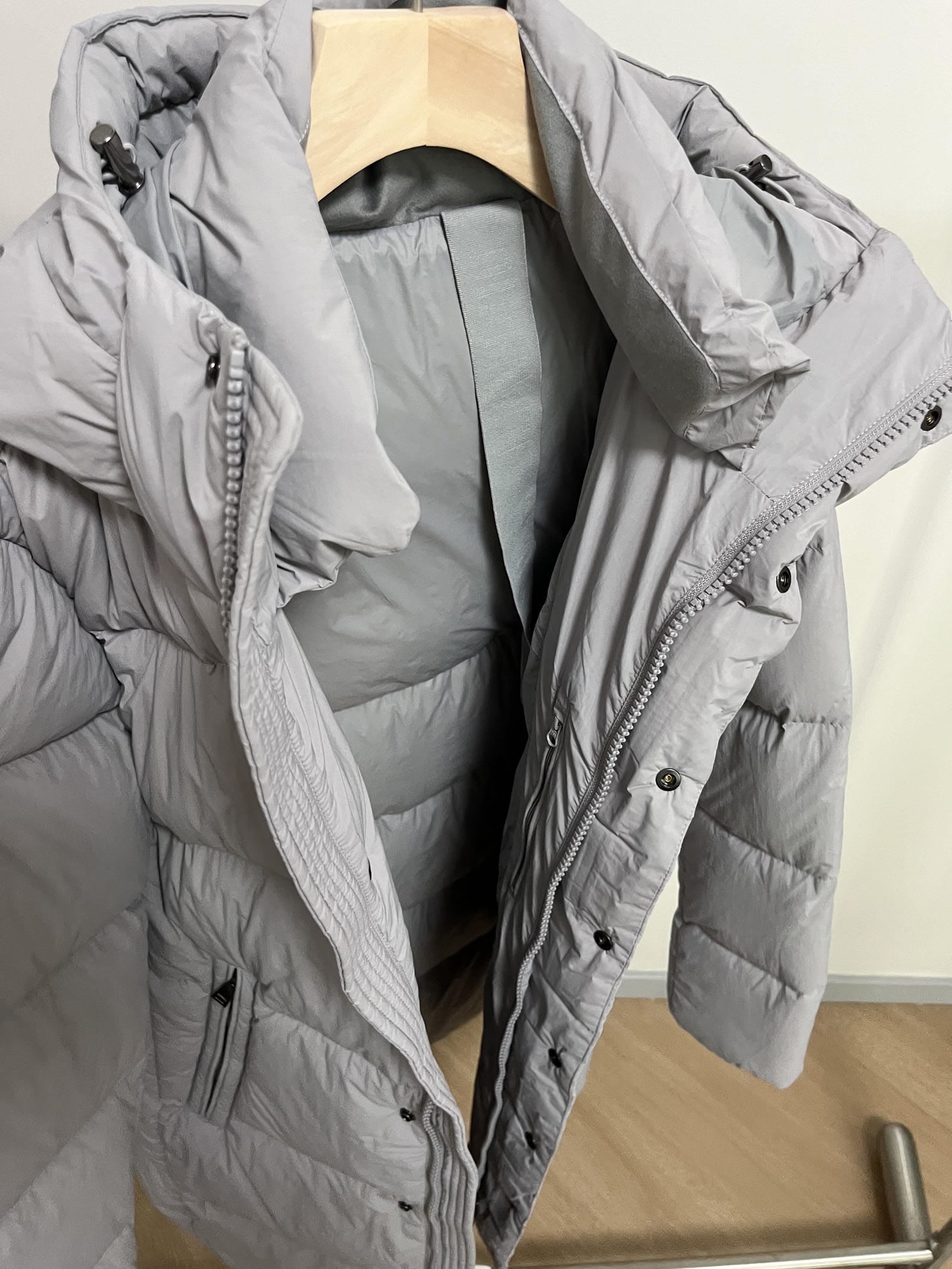 Long Duck Down Jacket With  6 horizontal baffles Hooded 850FP Warm Puffy Unisex Black Pocket Woman Man Easy Clean model 2323