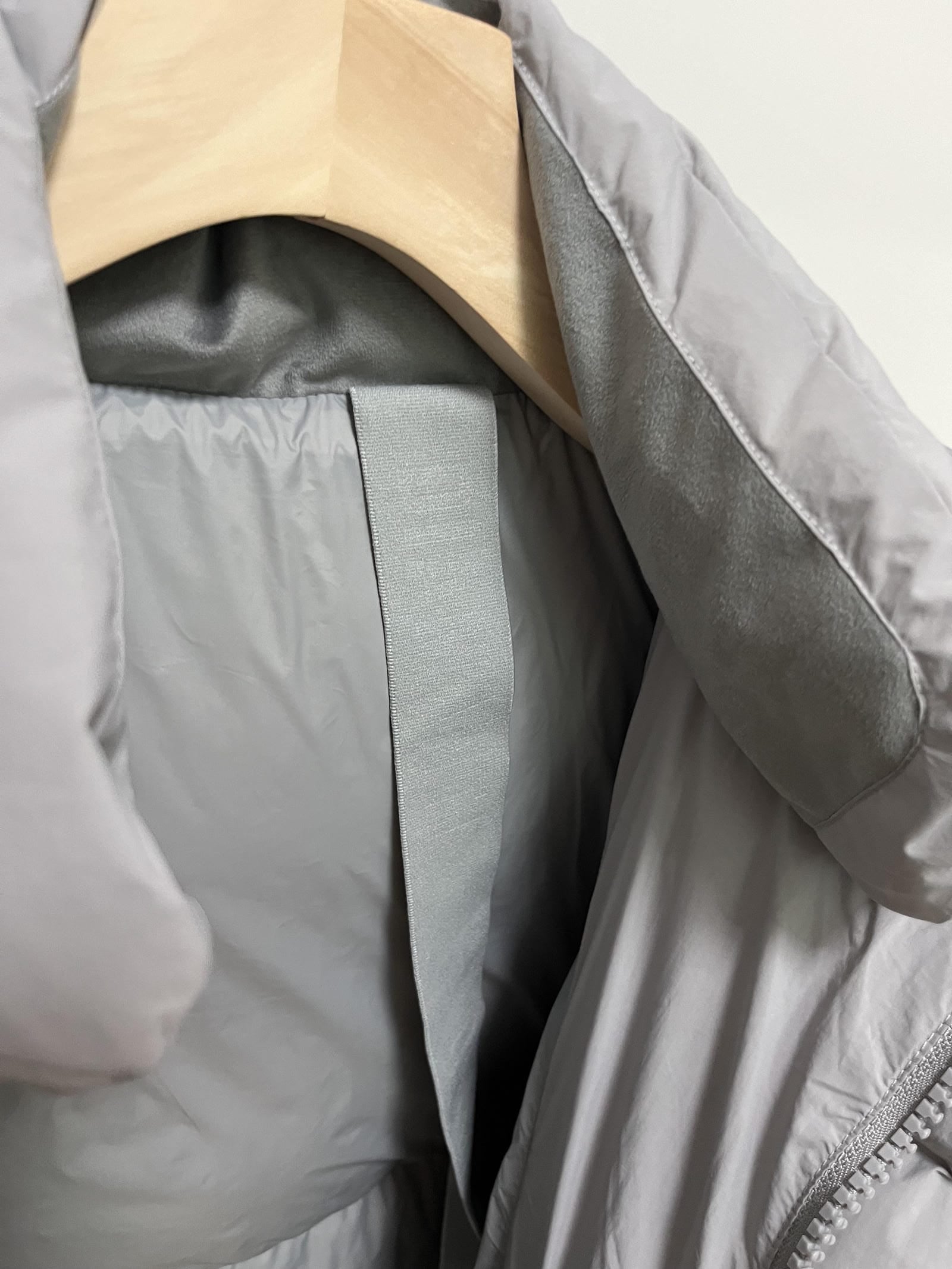 Long Duck Down Jacket With  6 horizontal baffles Hooded 850FP Warm Puffy Unisex Black Pocket Woman Man Easy Clean model 2323