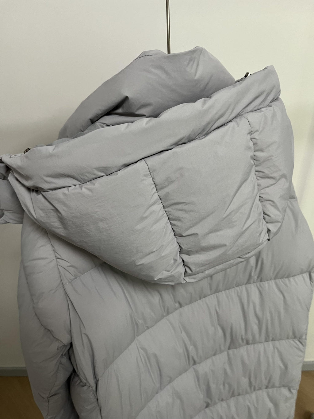 Long Duck Down Jacket With  6 horizontal baffles Hooded 850FP Warm Puffy Unisex Black Pocket Woman Man Easy Clean model 2323