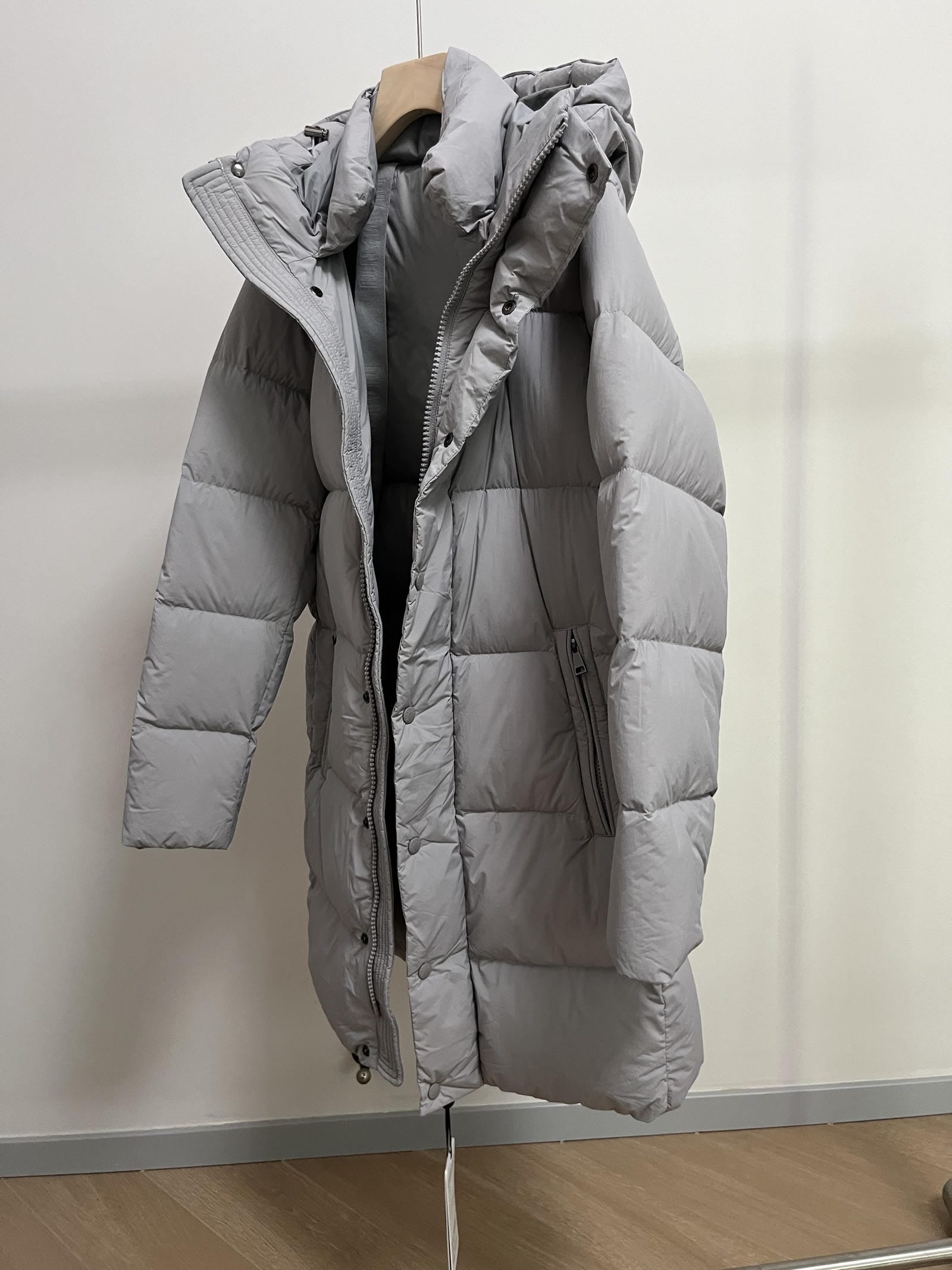 Long Duck Down Jacket With  6 horizontal baffles Hooded 850FP Warm Puffy Unisex Black Pocket Woman Man Easy Clean model 2323