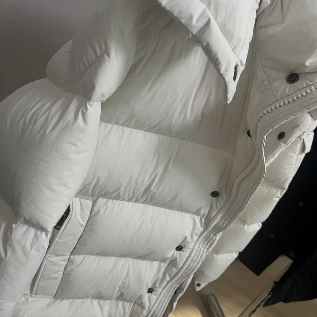 Goose Down Jacket Puffy Fluffy Warm Woman Easy Clean With Hood Lightweight 850FP model 3017