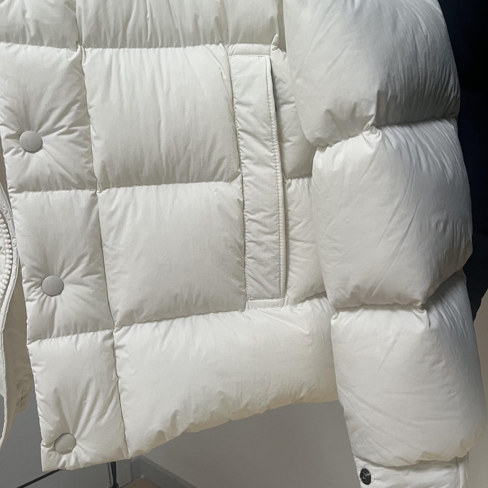 Goose Down Jacket Puffy Fluffy Warm Woman Easy Clean With Hood Lightweight 850FP model 3017