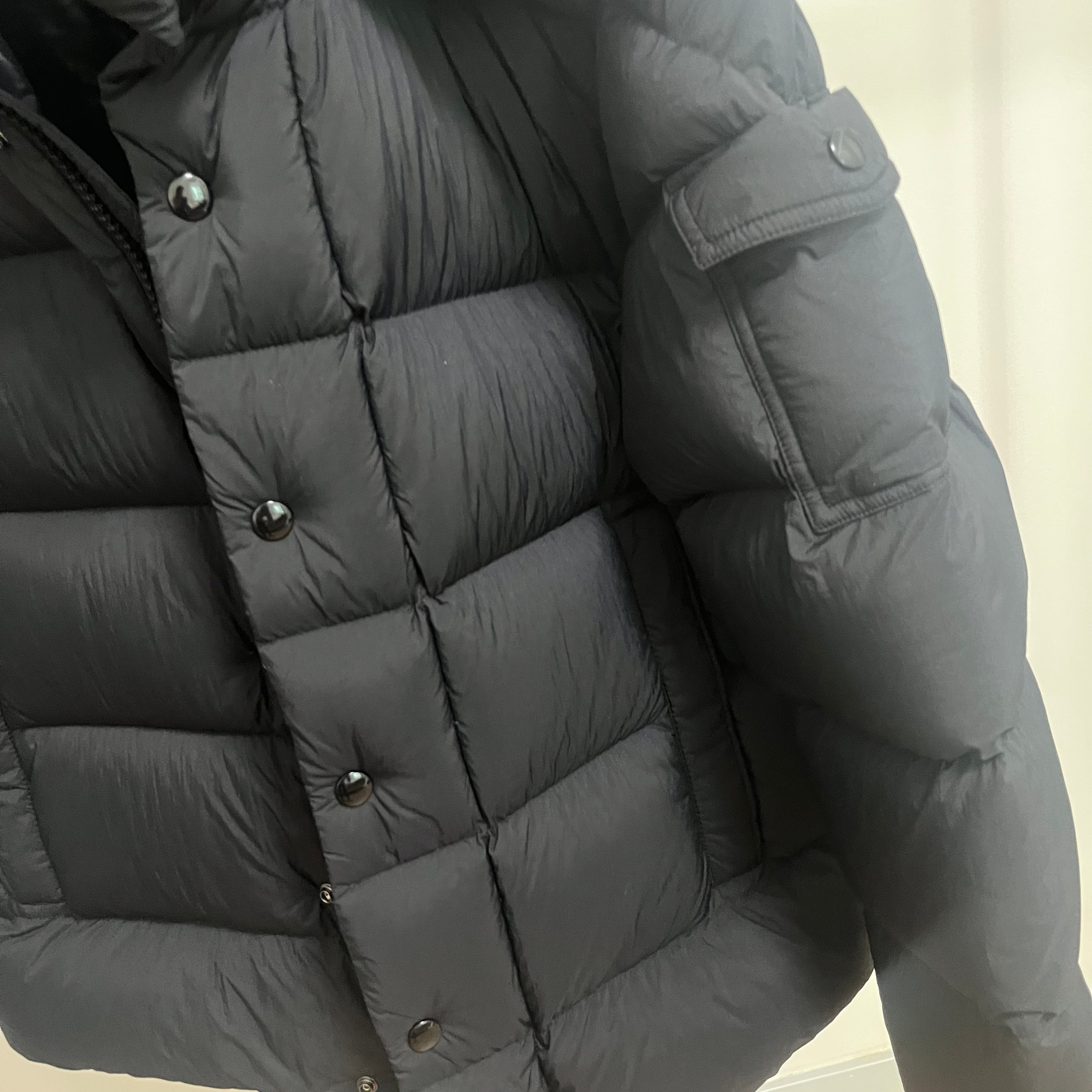 Goose Down Jacket Puffy Fluffy Warm Unisex Woman Man Easy Clean With Hood Lightweight 850FP model 3017