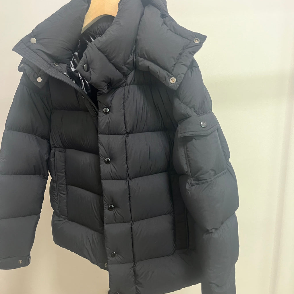 Goose Down Jacket Puffy Fluffy Warm Unisex Woman Man Easy Clean With Hood Lightweight 850FP model 3017