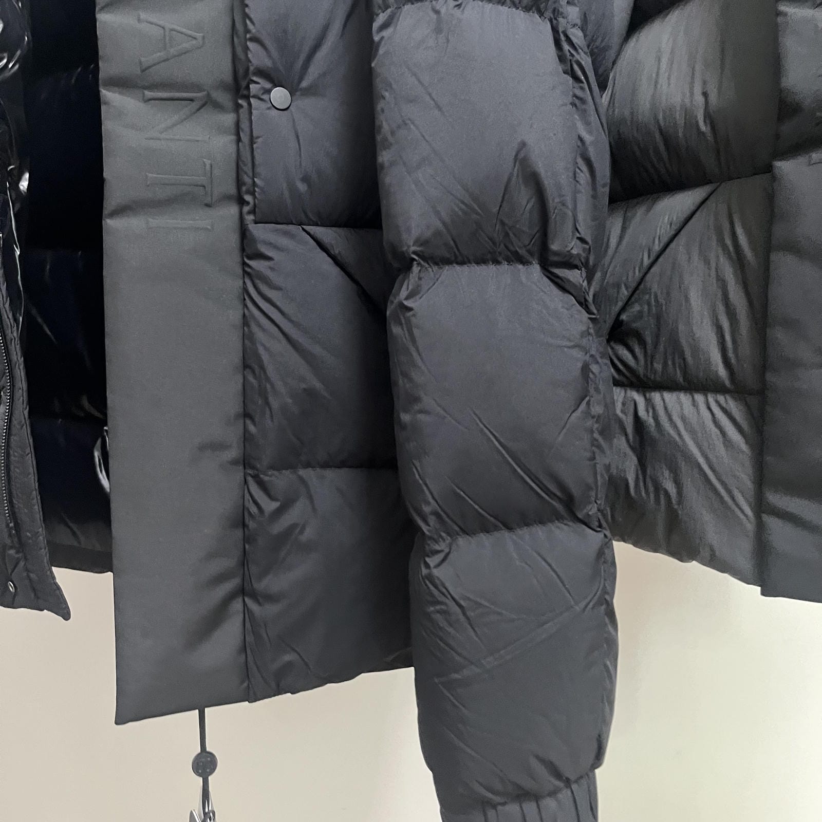 Goose Down Jacket Coat Warm Black Dark Color Unisex Hooded 850FP Toasty Cozy Soft Downy Lightweight model 2319