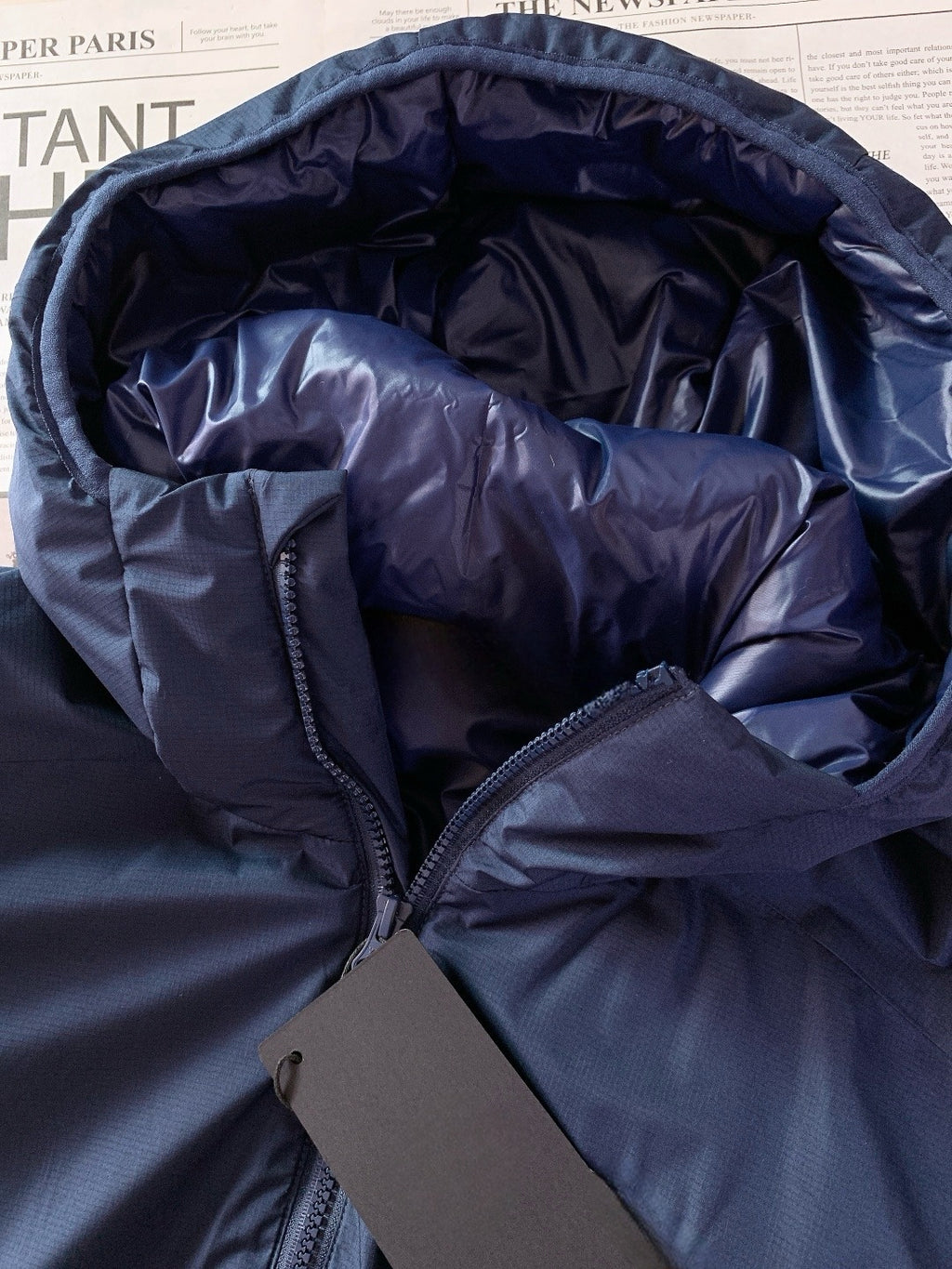 Winter Men's Women's  Unisex Lightweight Cotton Jacket Water-Resistant Hooded Design Windproof Warm Cotton Coat Fashion Trendy Men's Outerwear Lightweight Thermal  Cotton-Padded