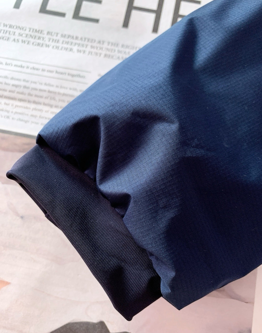 Winter Men's Women's  Unisex Lightweight Cotton Jacket Water-Resistant Hooded Design Windproof Warm Cotton Coat Fashion Trendy Men's Outerwear Lightweight Thermal  Cotton-Padded