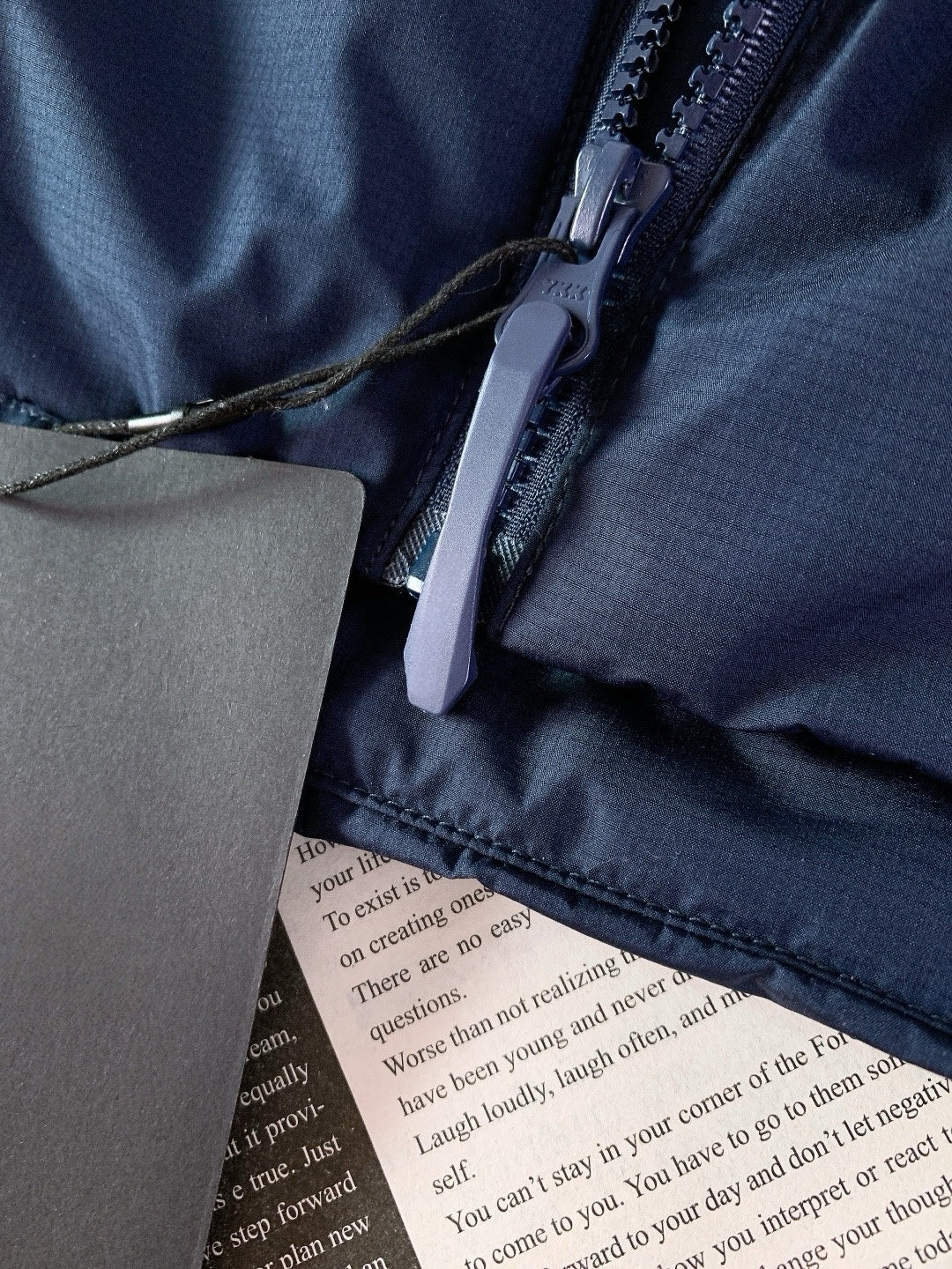 Winter Men's Women's  Unisex Lightweight Cotton Jacket Water-Resistant Hooded Design Windproof Warm Cotton Coat Fashion Trendy Men's Outerwear Lightweight Thermal  Cotton-Padded