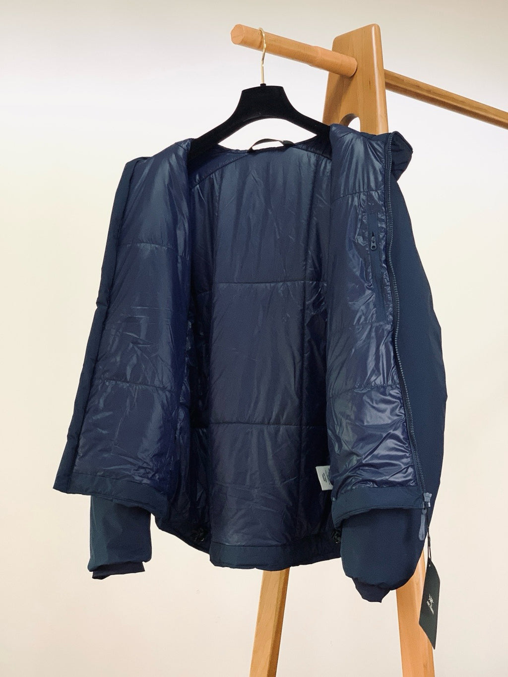 Winter Men's Women's  Unisex Lightweight Cotton Jacket Water-Resistant Hooded Design Windproof Warm Cotton Coat Fashion Trendy Men's Outerwear Lightweight Thermal  Cotton-Padded