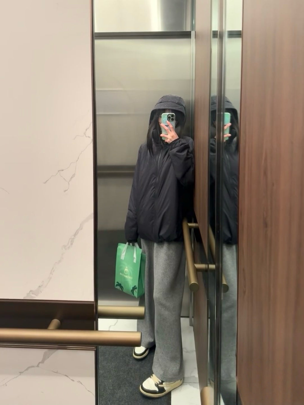 Winter Men's Women's  Unisex Lightweight Cotton Jacket Water-Resistant Hooded Design Windproof Warm Cotton Coat Fashion Trendy Men's Outerwear Lightweight Thermal  Cotton-Padded